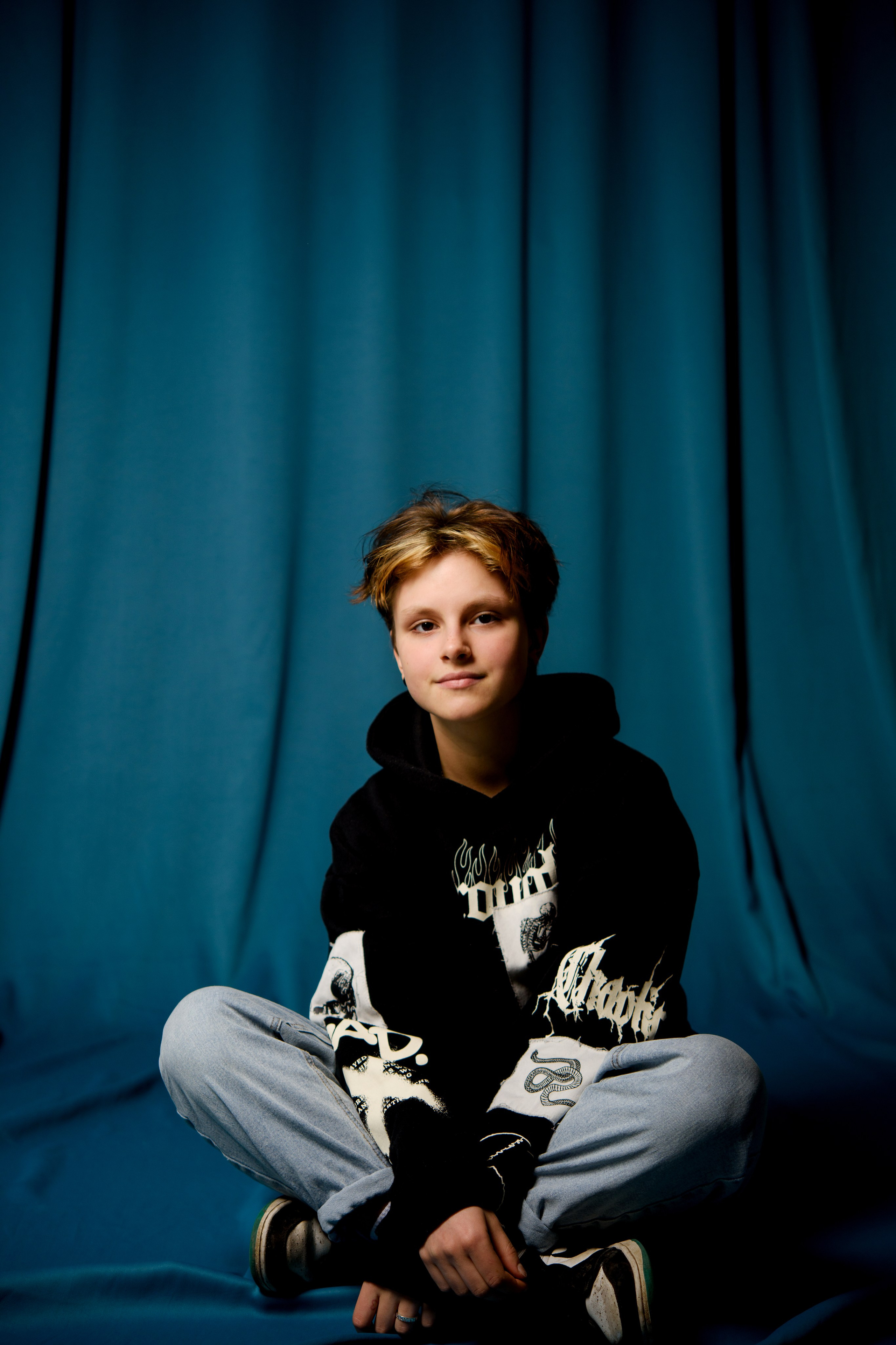 Студийная фотосессия девочки-подростка. Главная