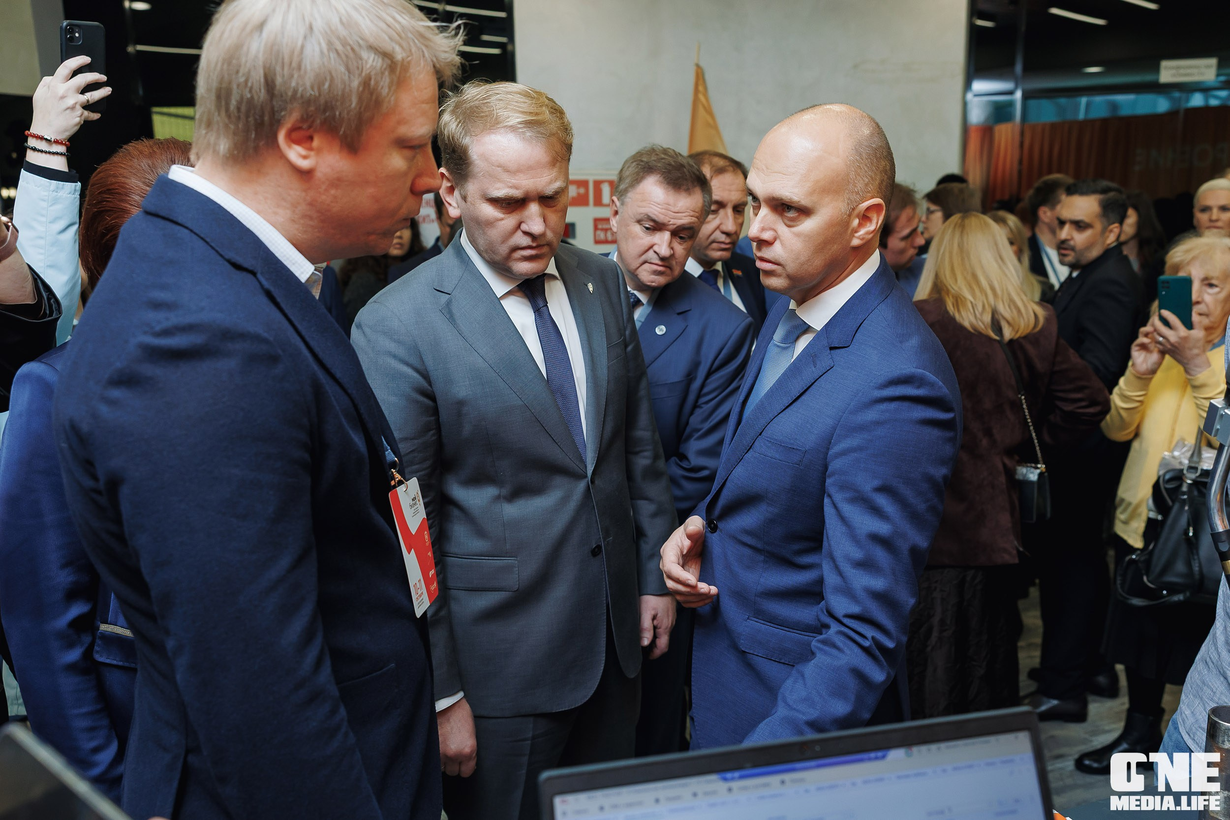 Фоторепортаж VII Международный форум «Вселенная бизнеса. Время Побед». One Media Life: фоторепортажи, фотоотчеты с мероприятий и заведений