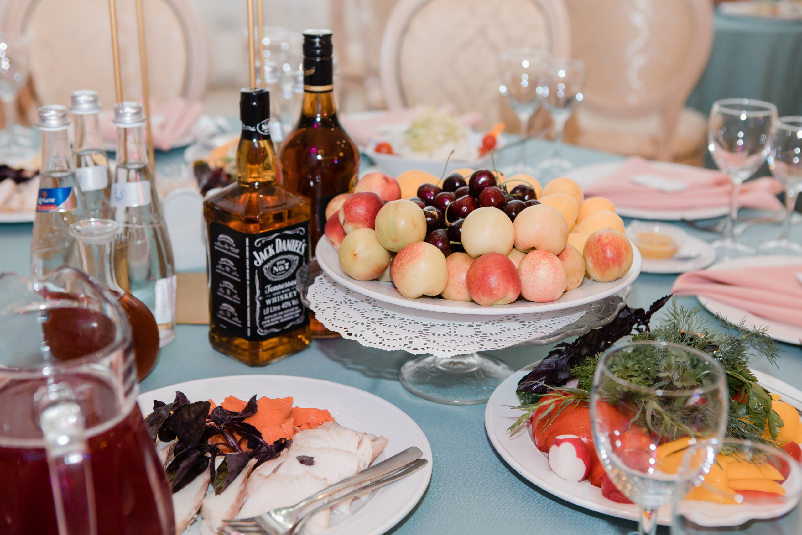 Свадебная фотосъемка Михаила и Ольги. День нашей свадьбы. Видеосъемка и фотосъемка свадеб. Фотограф и оператор на свадьбу. Видеосъемка подкастов, собственная видео-фотостудии. Предметная фотосъемка