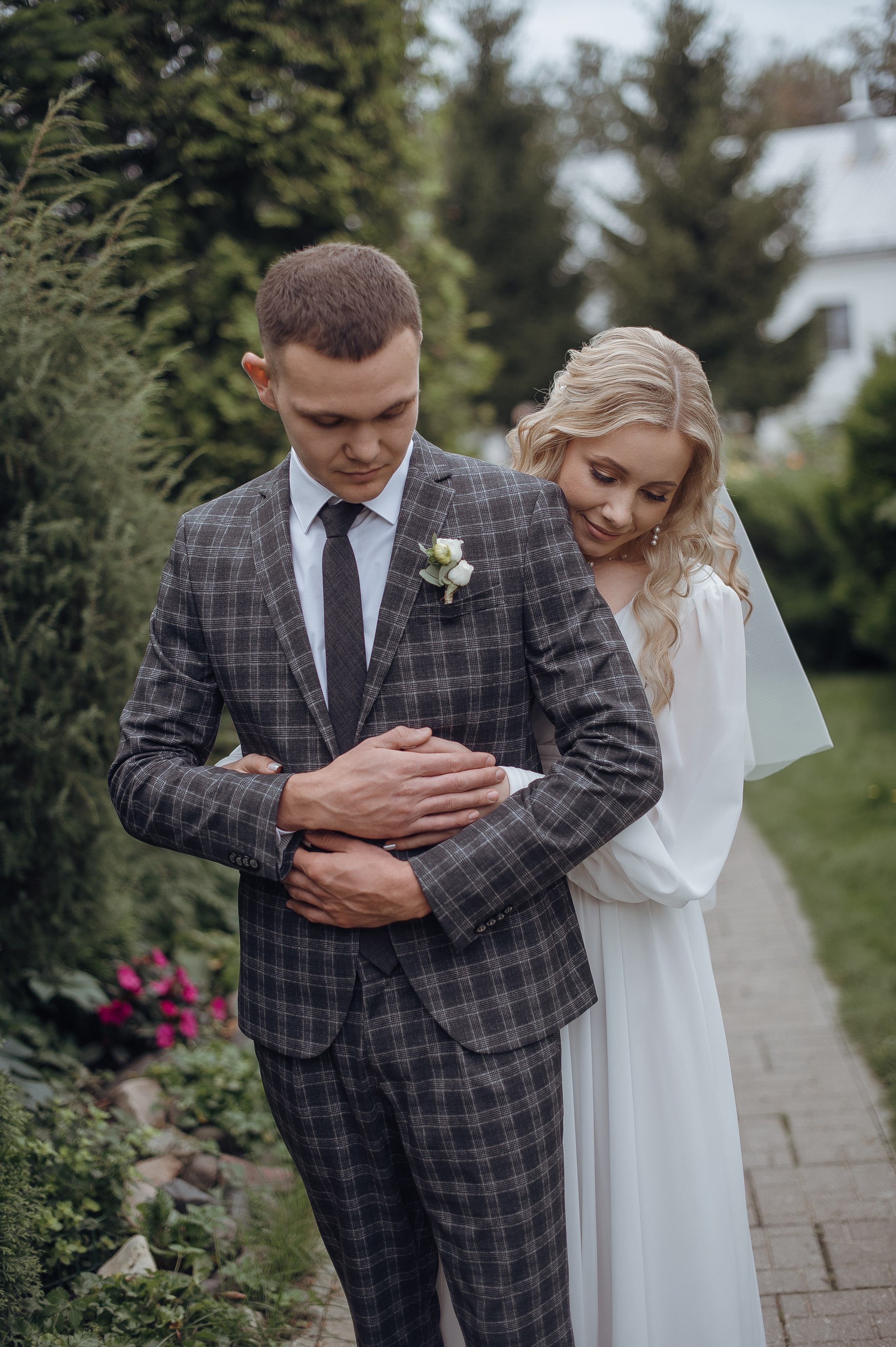 Тёплым осенним днём Николай и Наталья. Свадебный фотограф в Ярославле Денис Медоваров