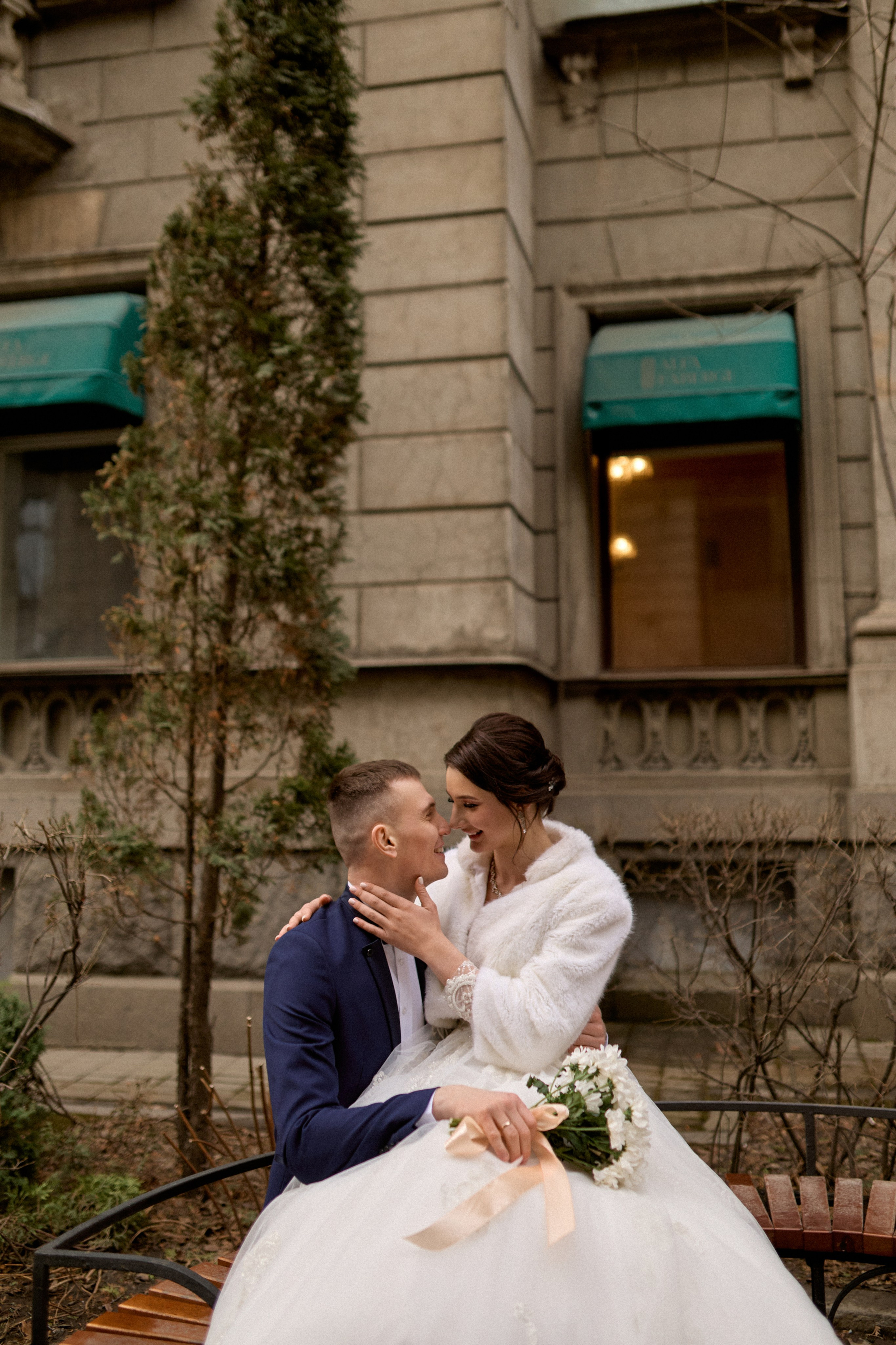Свадебная Фотосессия на улицах Питера. Сестры Карабаза. Фотографы и ретушеры в Москве и Санкт-Петербурге