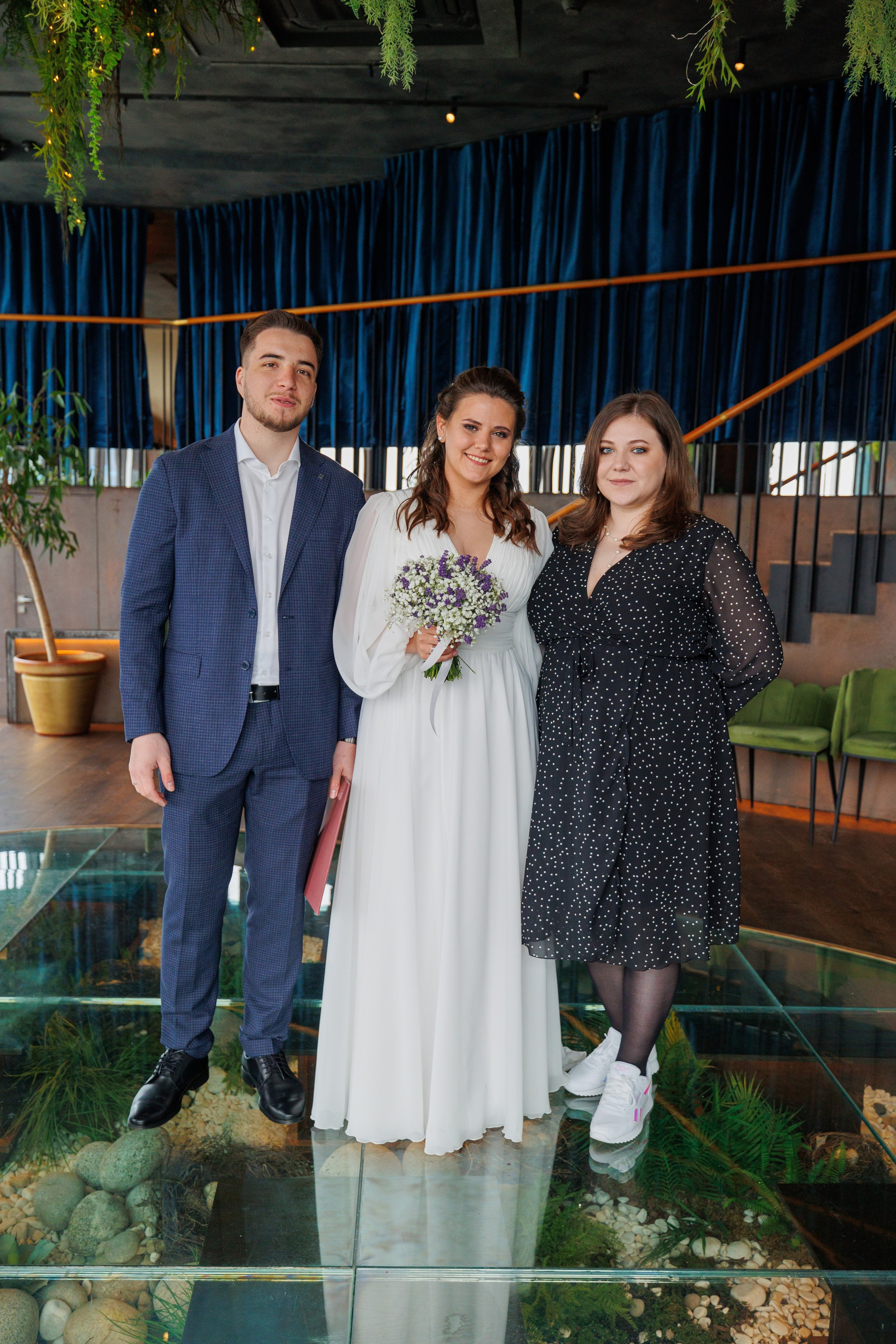 Фотограф на регистрацию в ЗАГС Москва Сити Birds Башня ОКО. Примеры фото, отзывы молодоженов и заявка на регистрацию через официальный сайт.