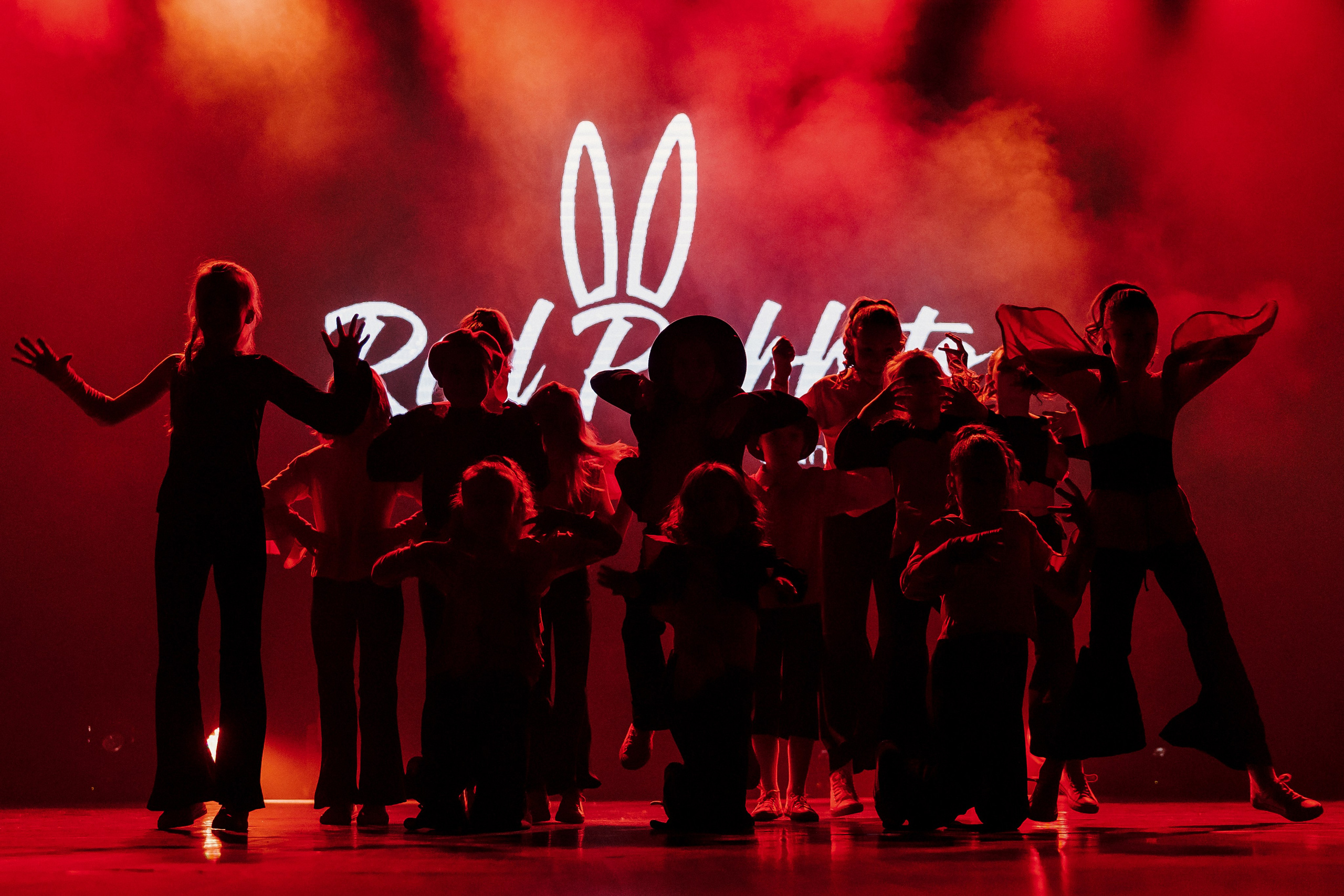 Отчётный концерт танцевальной школы «Red Rabbits» 2025. Лёшка Варзегов — фотограф