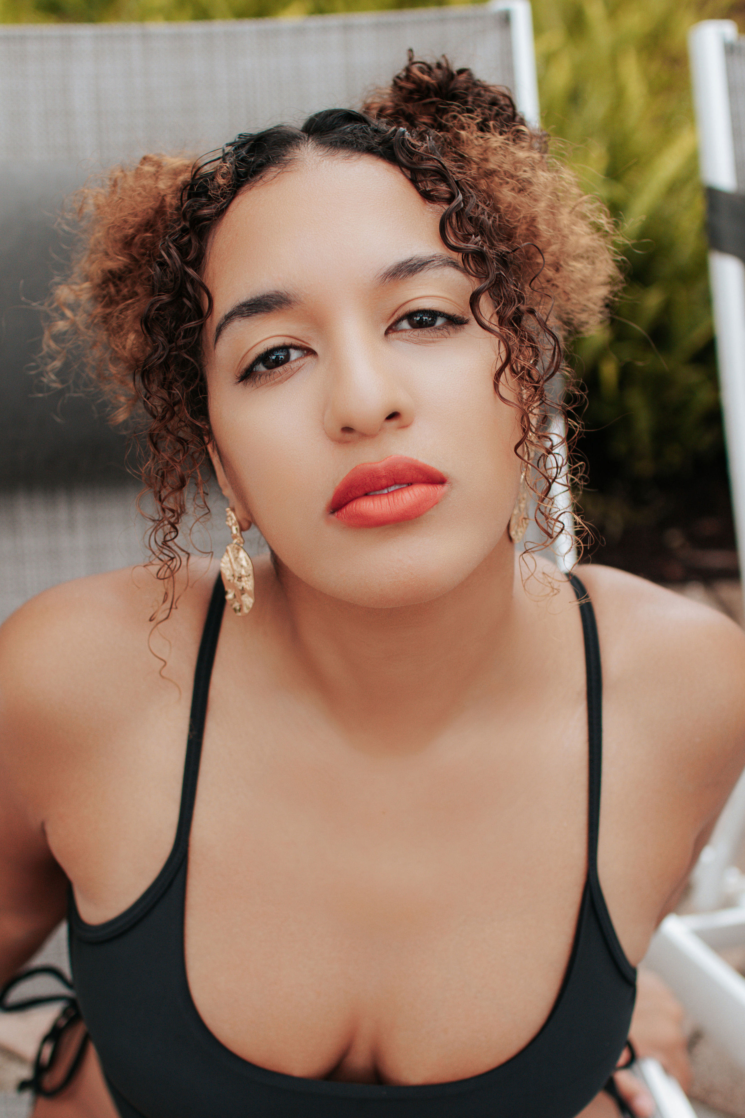 Bright photo shoot in the pool. Delray Beach Photographer