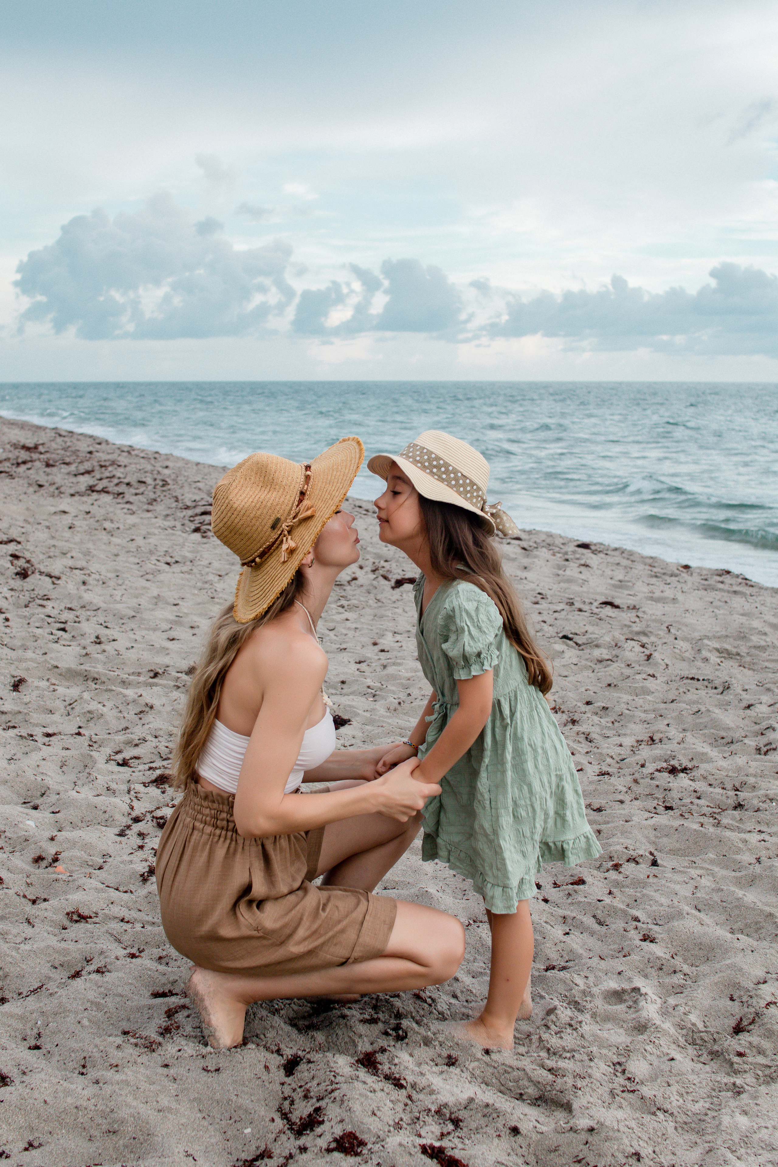 Mom and daughter. Delray Beach Photographer