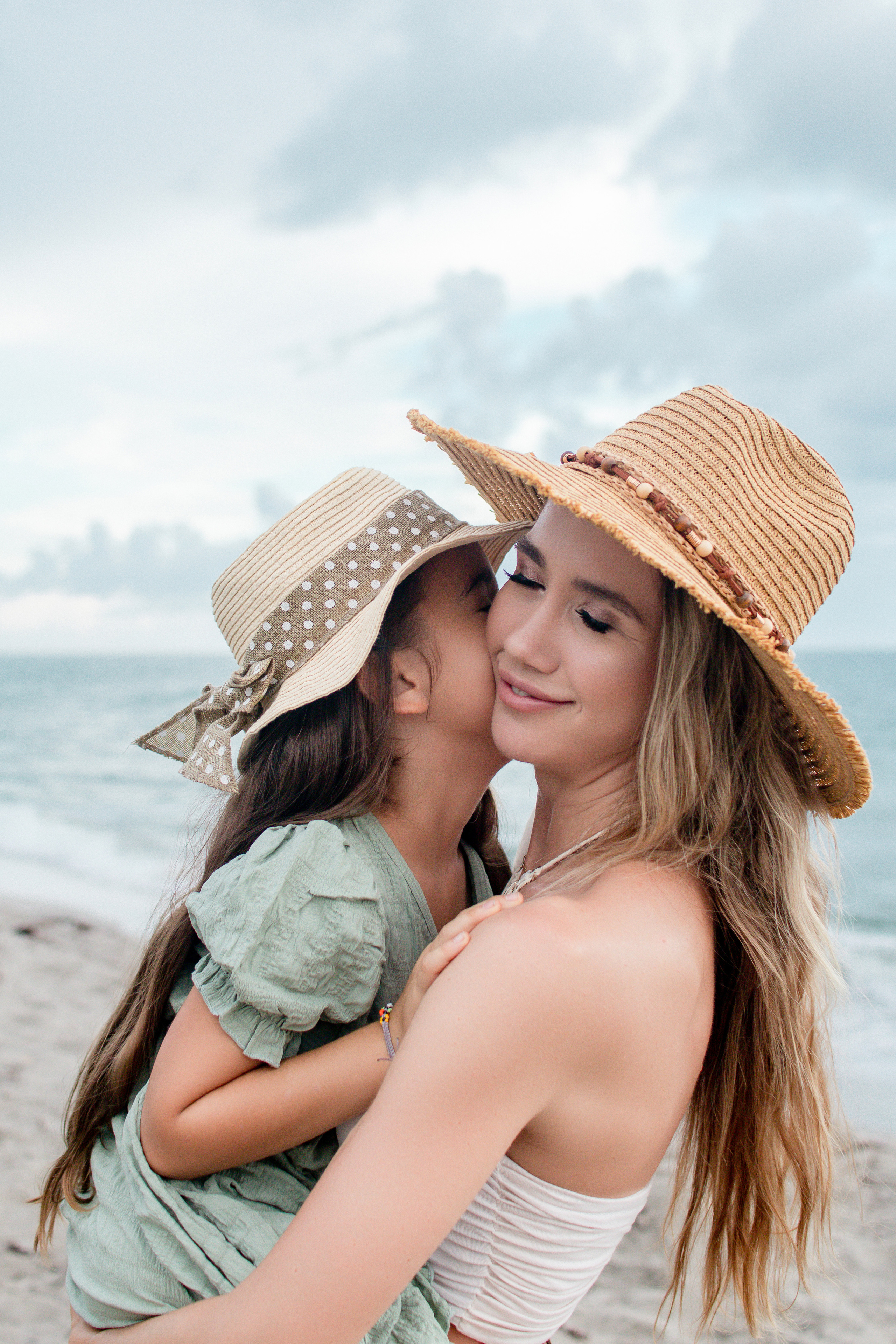 Mom and daughter. Delray Beach Photographer