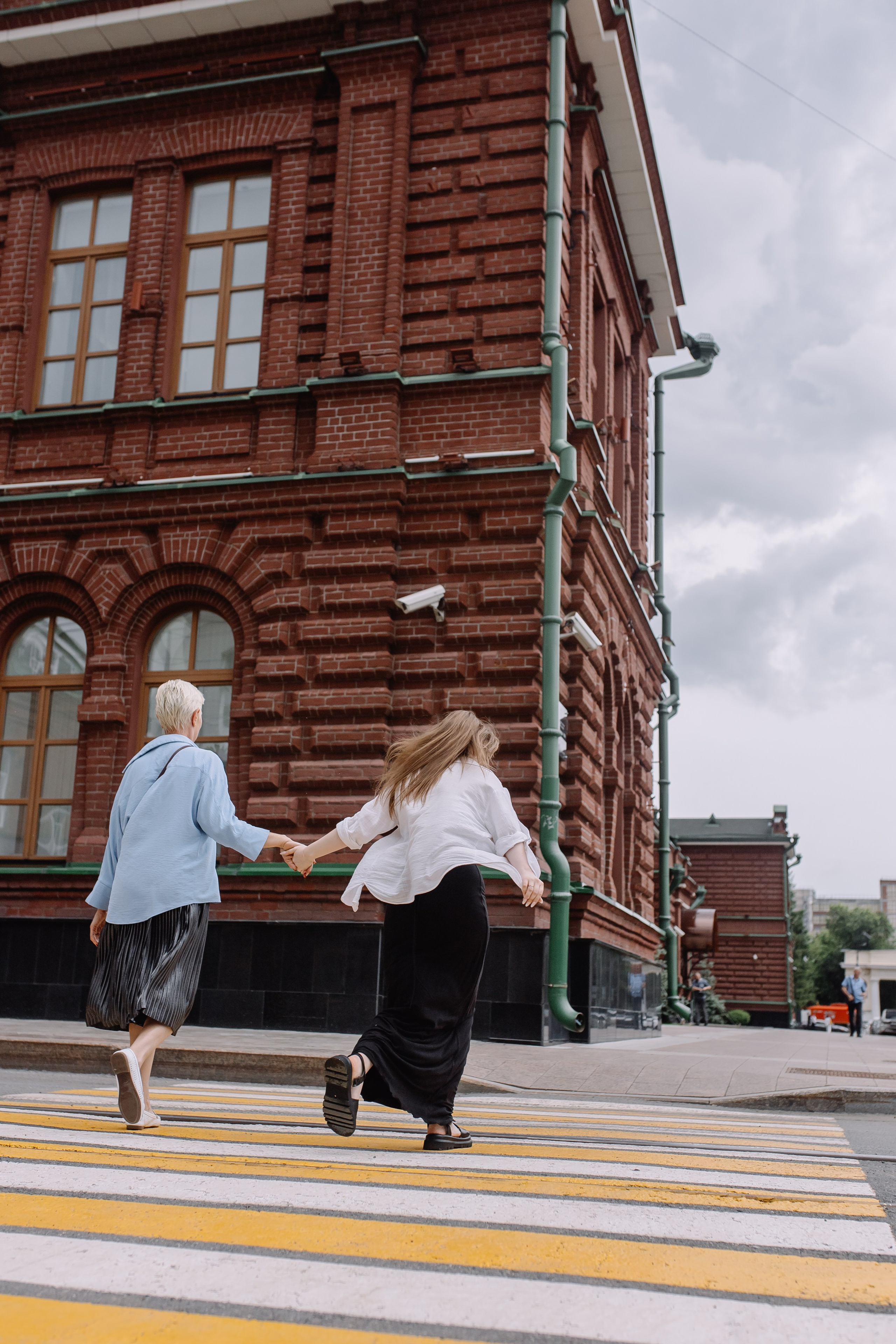 Прогулка Аси с мамой. Женский и семейный фотограф в Томске Алиса Качан