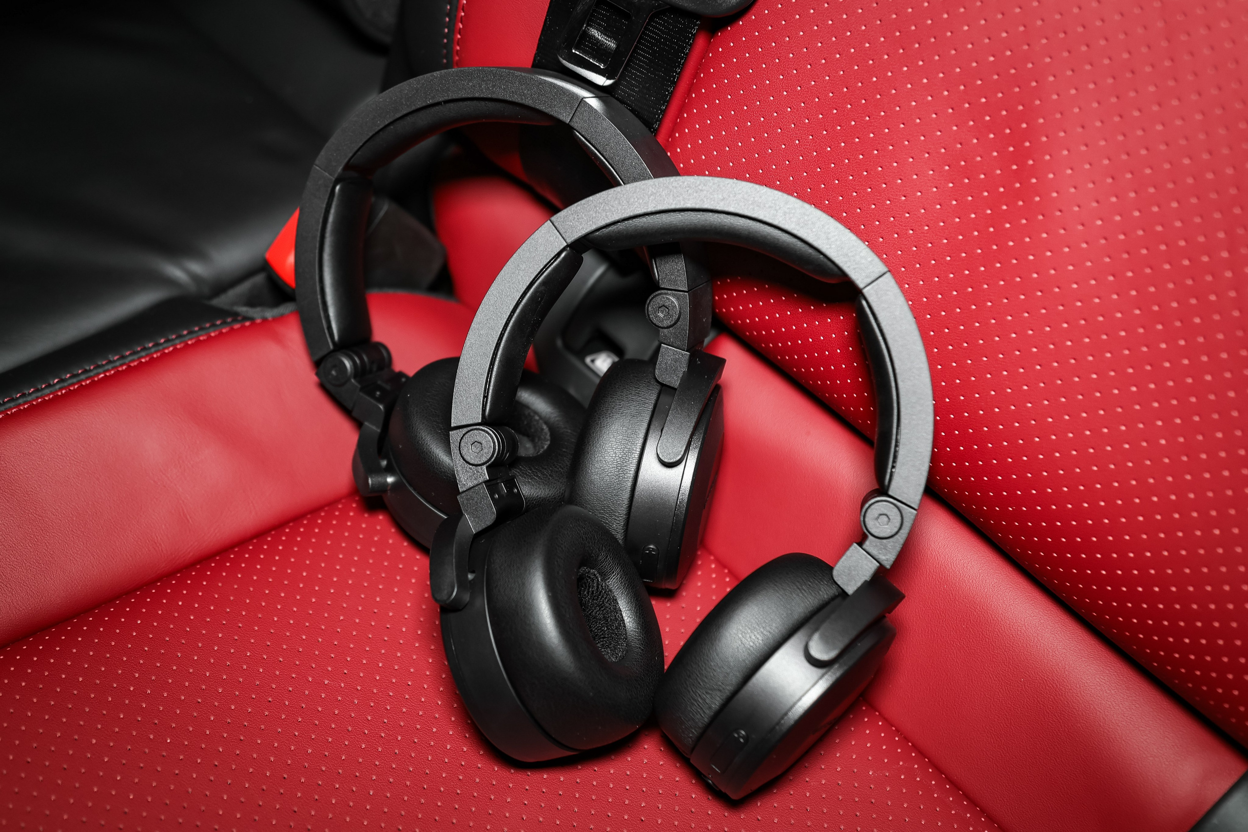 2025 PORSCHE CAYENNE COUPE E-Hybrid $185,000 NEW from EUROPE. Mixturecaptures