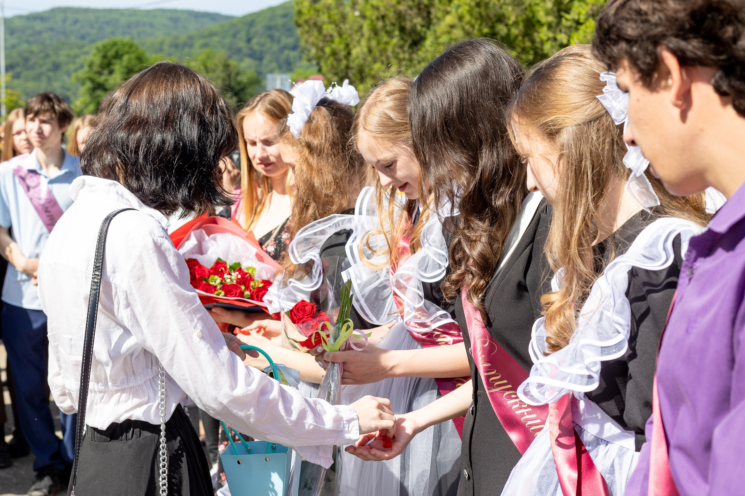 Последний звонок. Выпускные альбомы Майкоп, Краснодар Елена Золотарева
