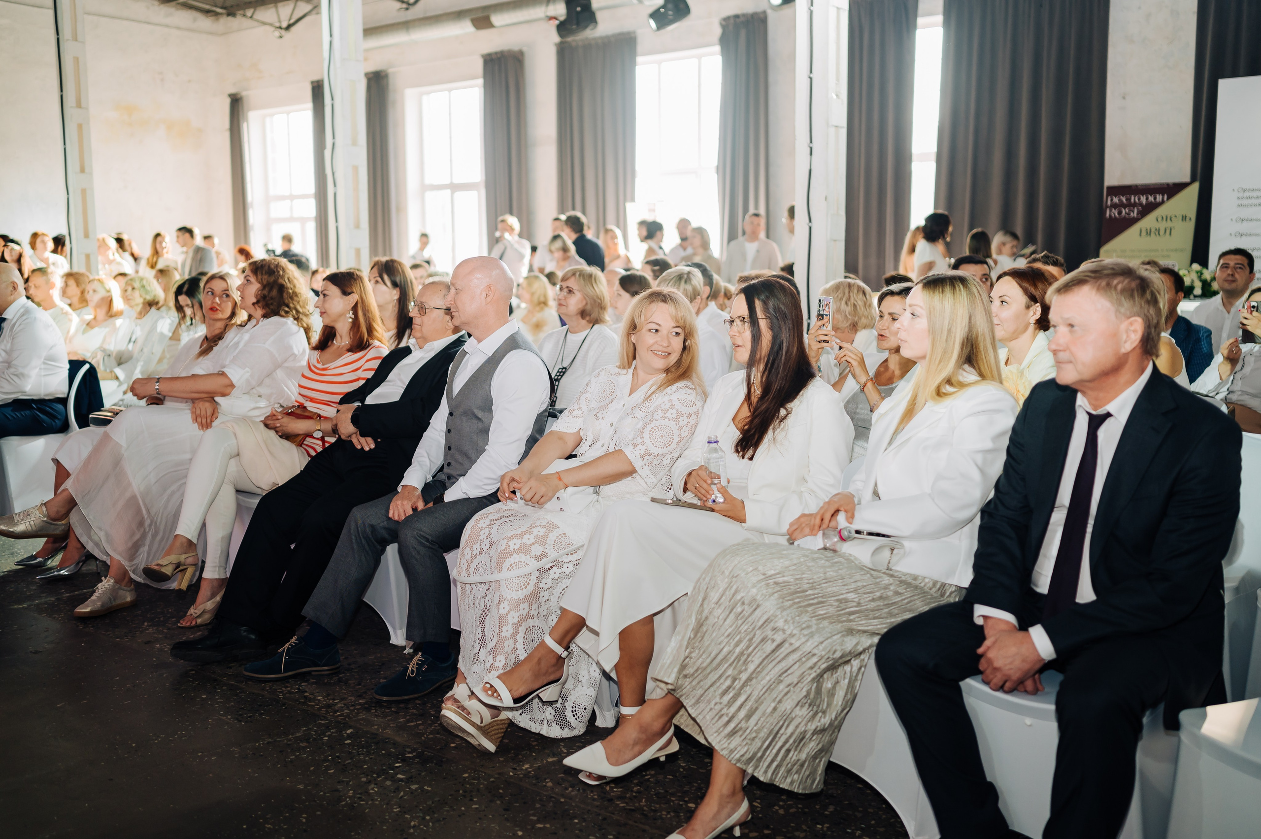 Белый бал в честь столетия Комсомольской правды. Фотограф Елена Афанасьева