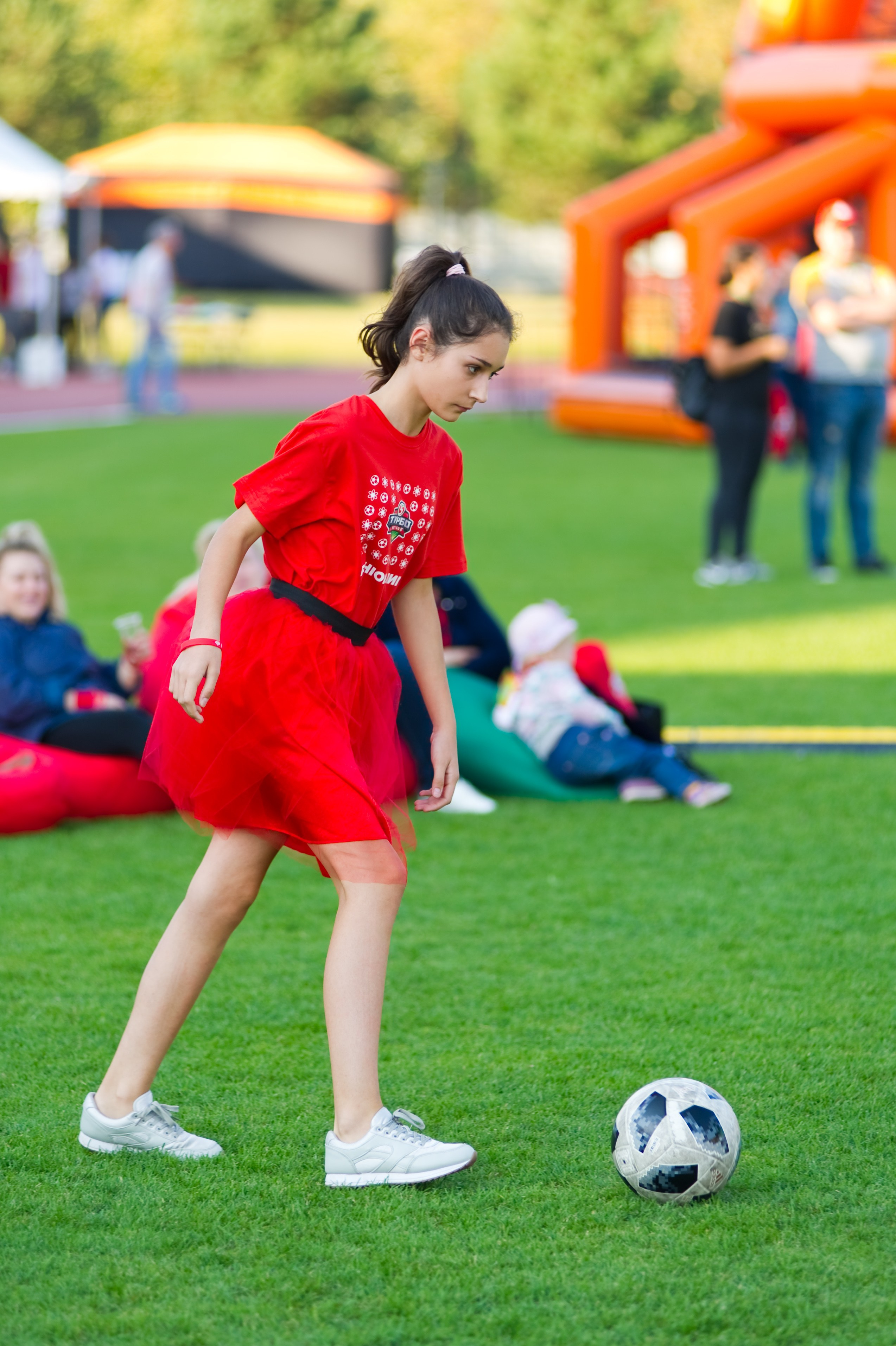 Турбофутбол (корпоративное соревнование «Пятерочки»). Репортажный фотограф и видеограф Слава Думчев. Тимбилдинги, отчетники, корпоративы