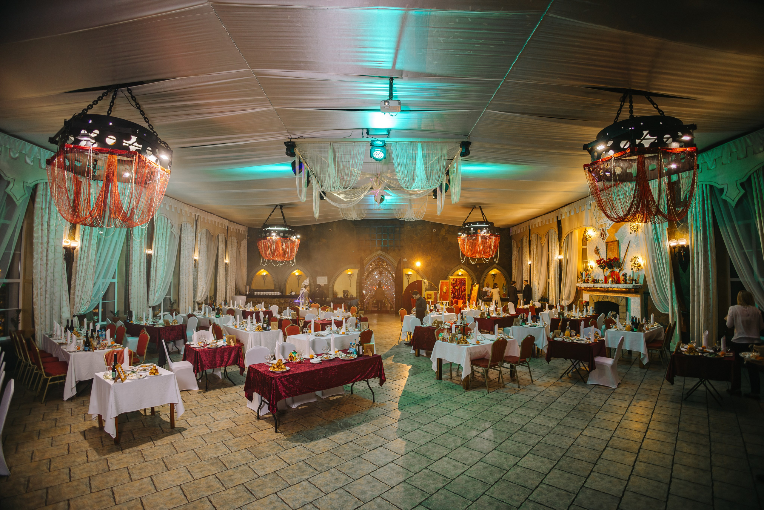 Новый год в «Айвенго» 2026. Александр Антонов. Профессиональный свадебный, репортажный фотограф в Москве, Подольске. Фото+Видео на любой праздник