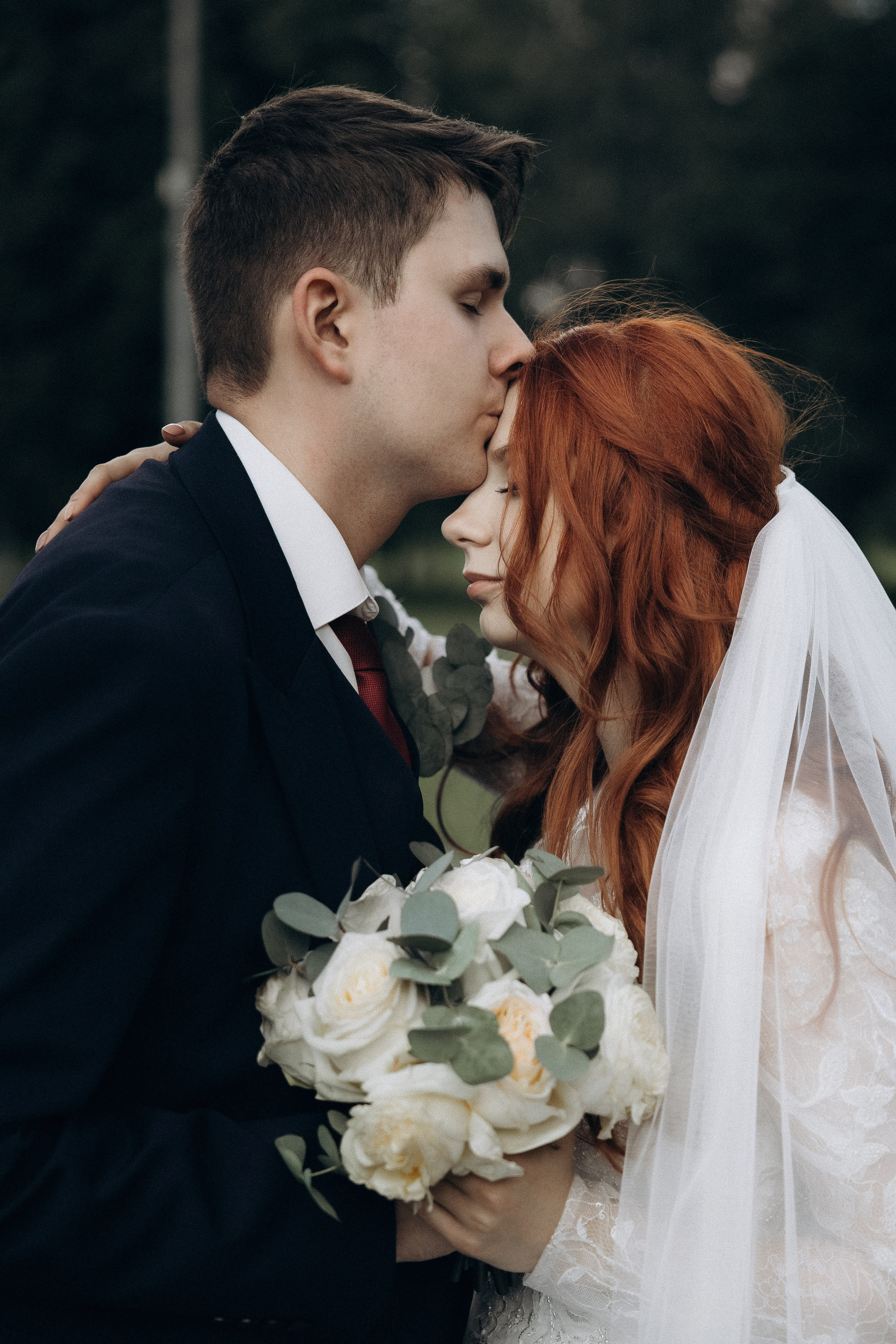 Фотосессия свадьбы Ивана и Александры в парке Горки Ленинские