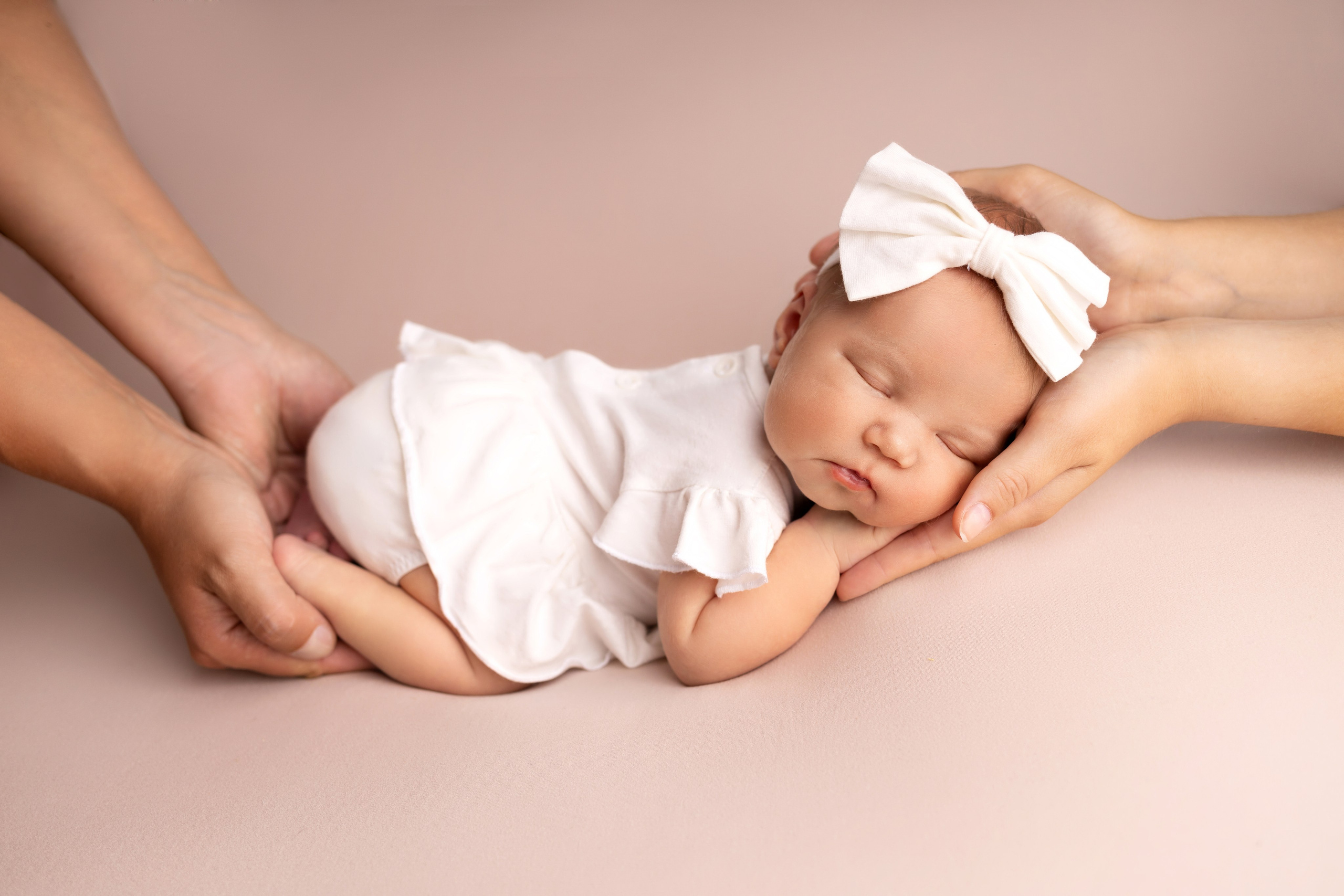 Классическая фотосессия малыша. Фотограф новорожденных малышей в Омске и Омской области Эльвира Камаева