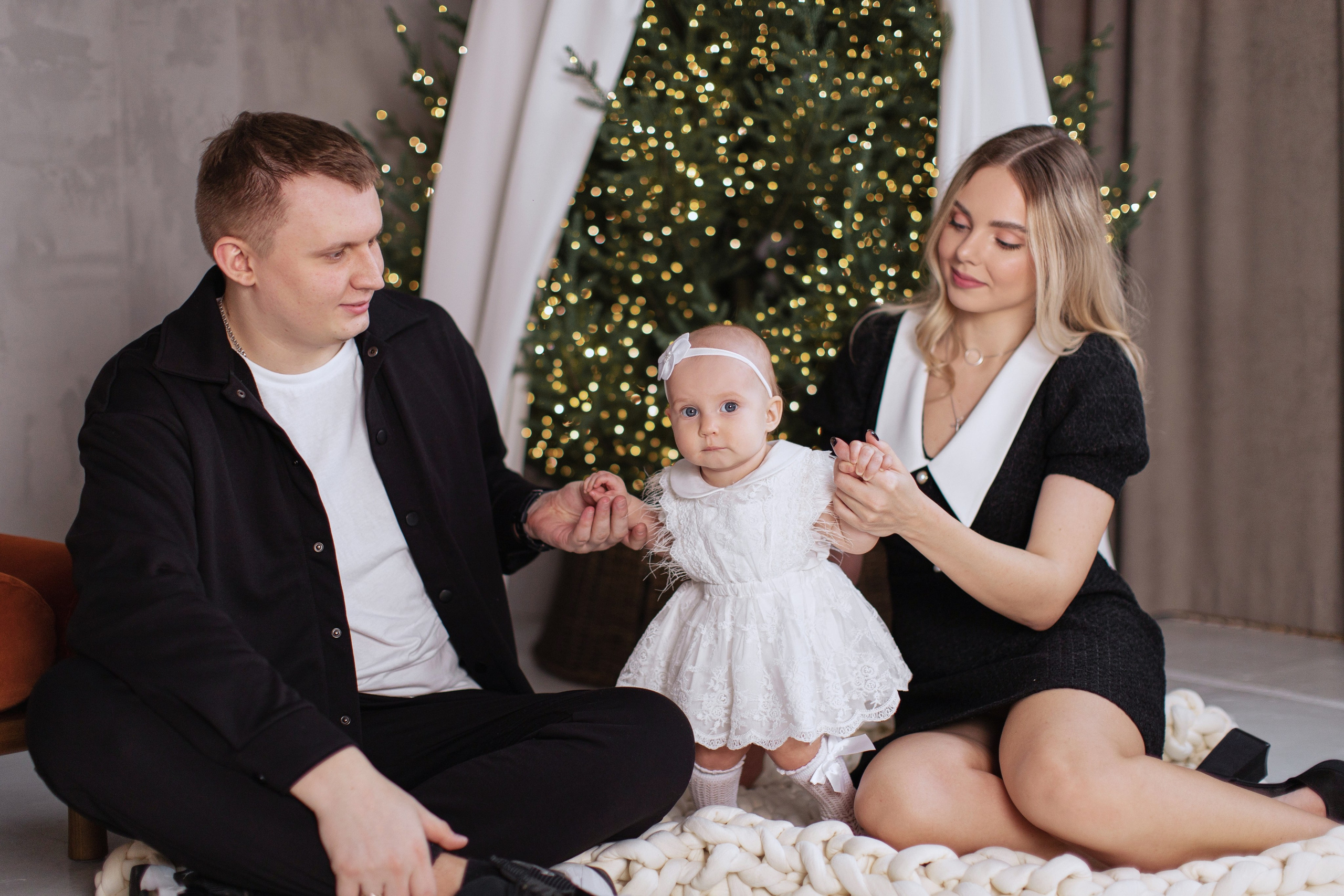 Семья к новому году 2025. Фотограф Лиана Артемова в Пензе