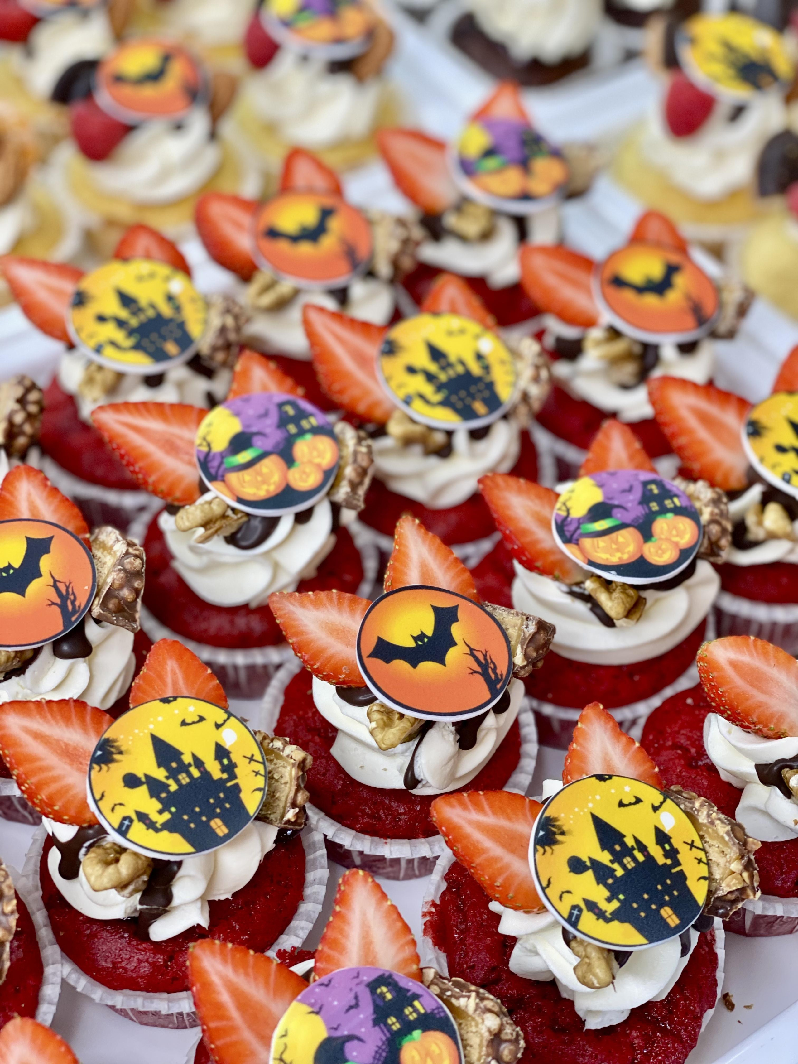 Капкейки фуршетные с логотипом. Katyasugarsugar капкейки, зефир, торты Москва