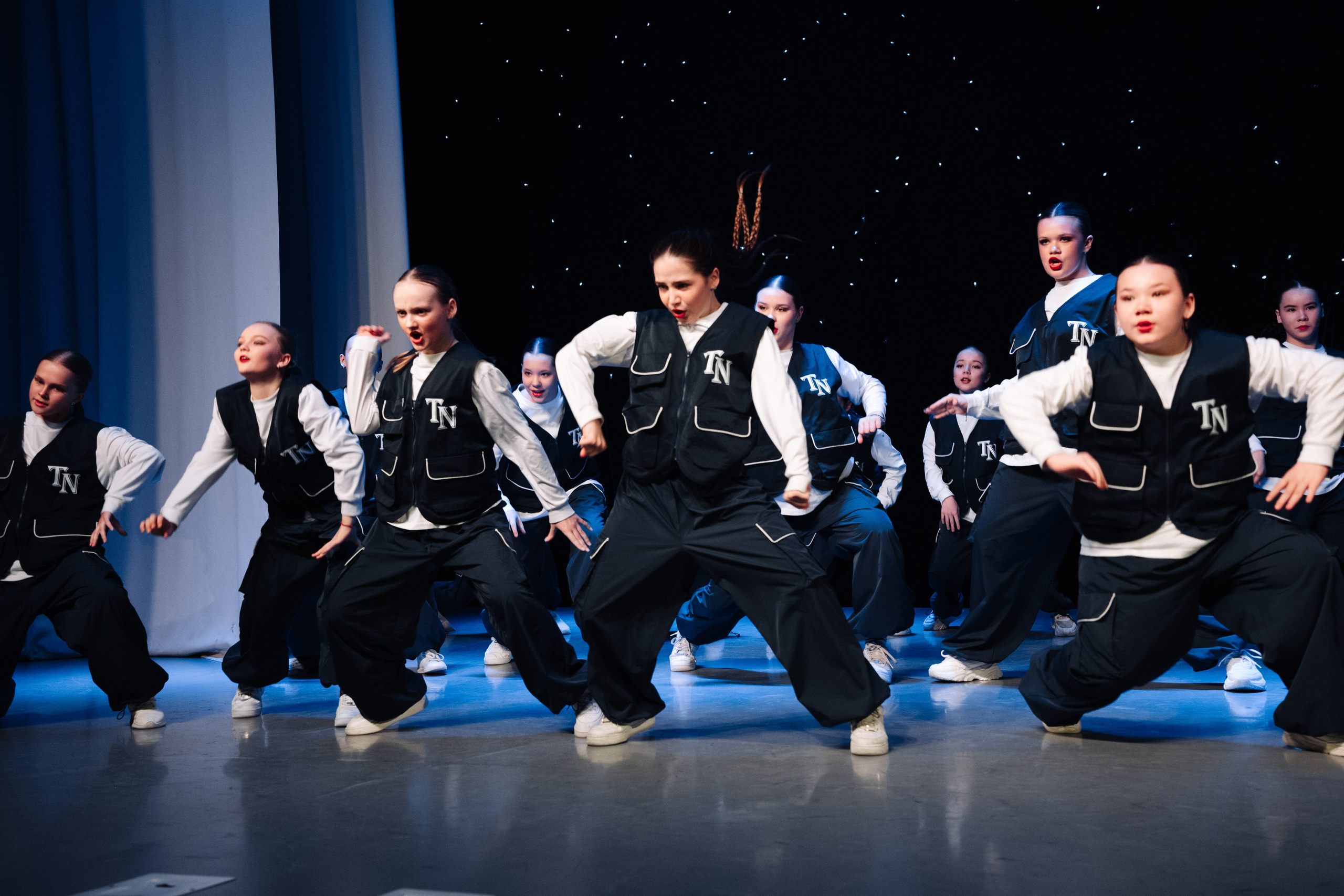 Благотворительный концерт в помощь Артему Сардаряну. Фотограф Артем Севостьянов. Профессиональная фотосъемка в Ногинске, Москве, Московской области и за границей