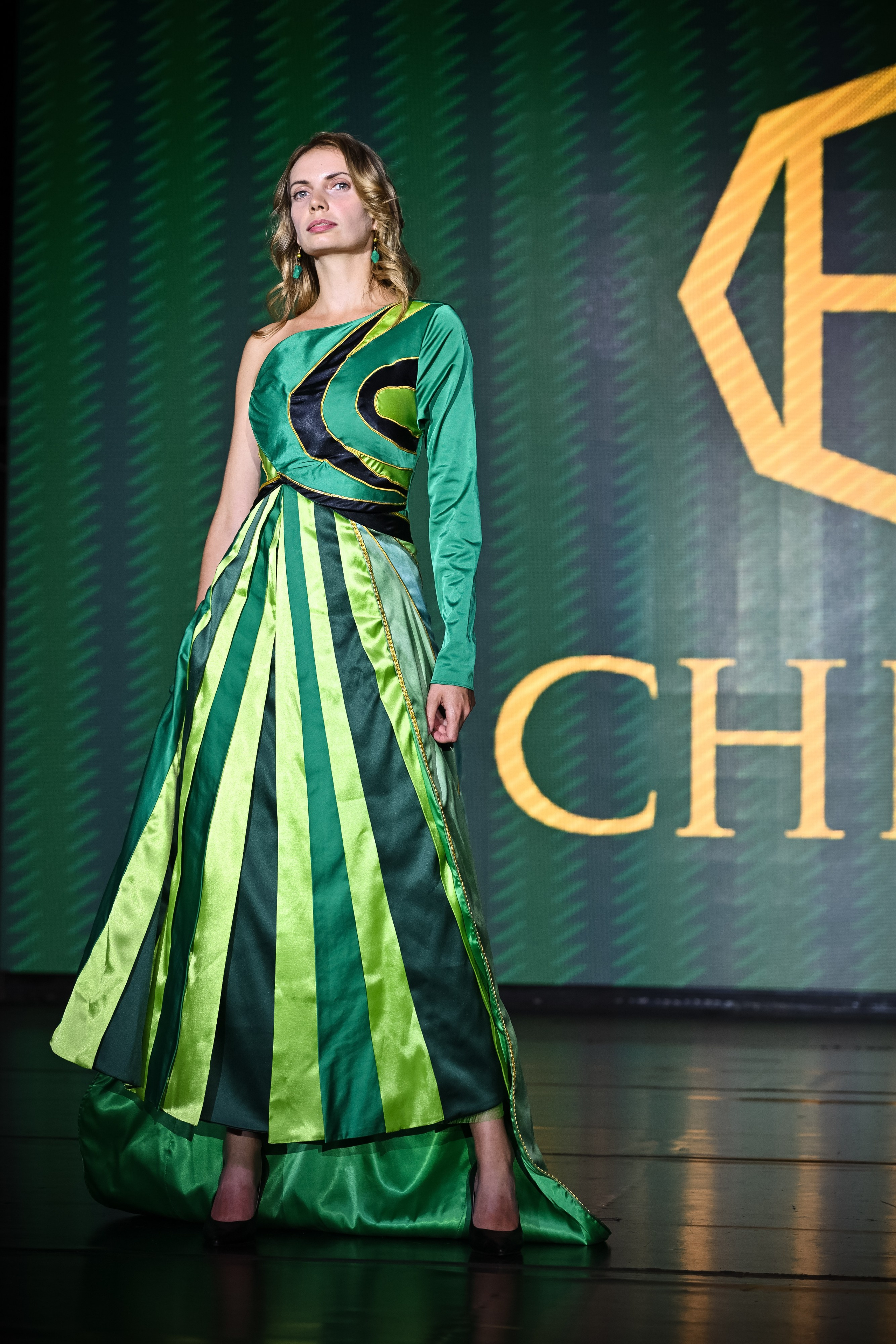 Модные показы. Фотограф Максим Мицун. Портрет, свадьба, репортаж, каталог