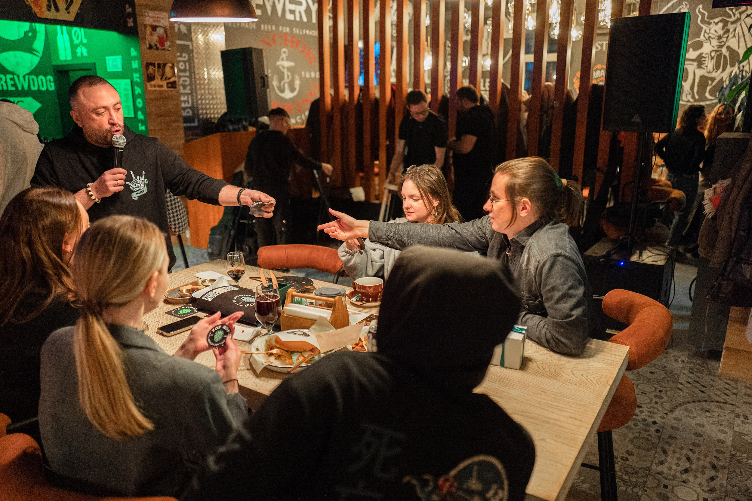 Открытие Бара Top-Hop на улице Фармана Салтанова 06.12.24. Фотограф Тюмень