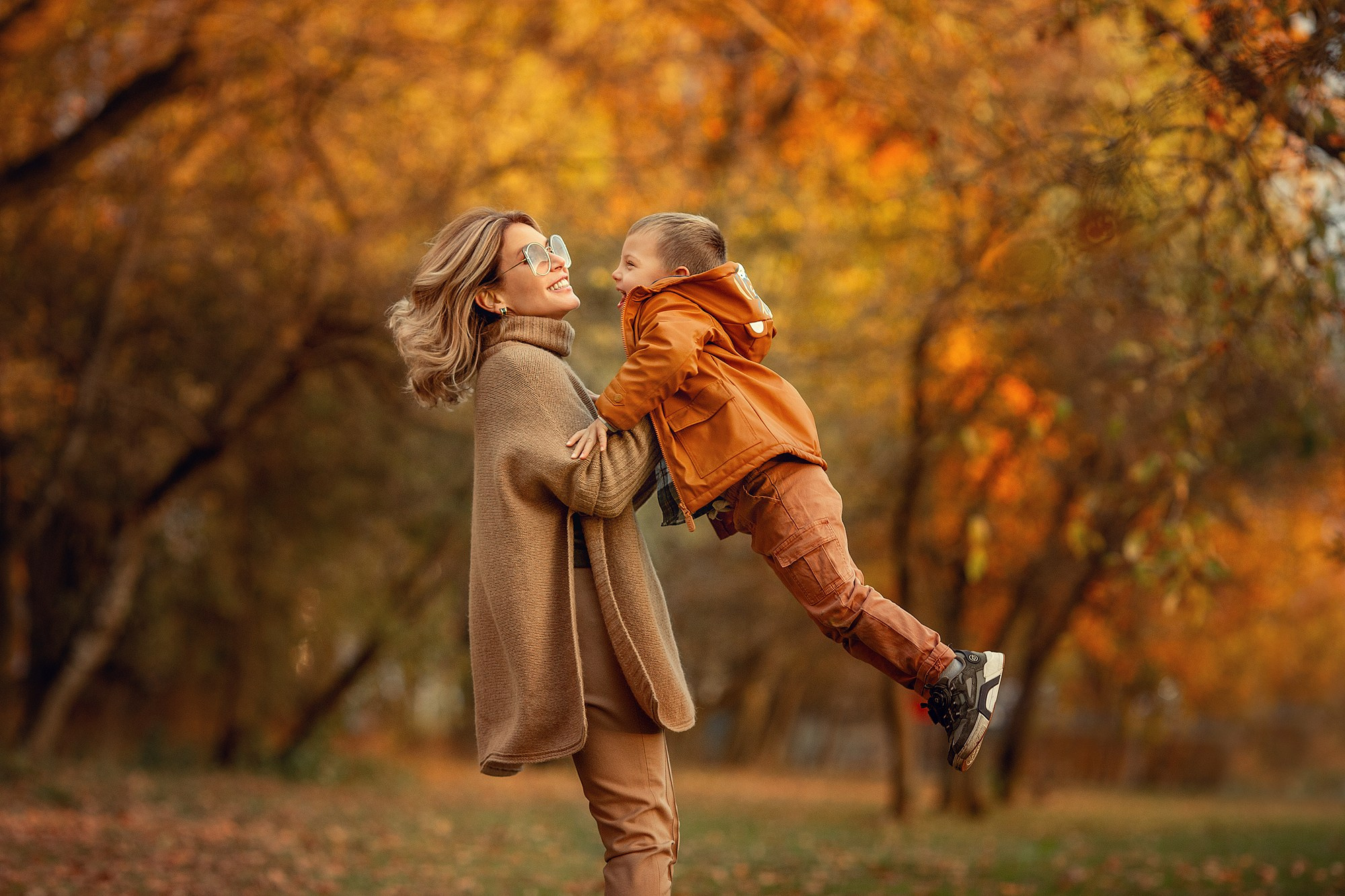 Семейная фотосессия в осеннем парке. Семейный фотограф Татьяна Надеждина | Москва, Московская область, Ярославль
