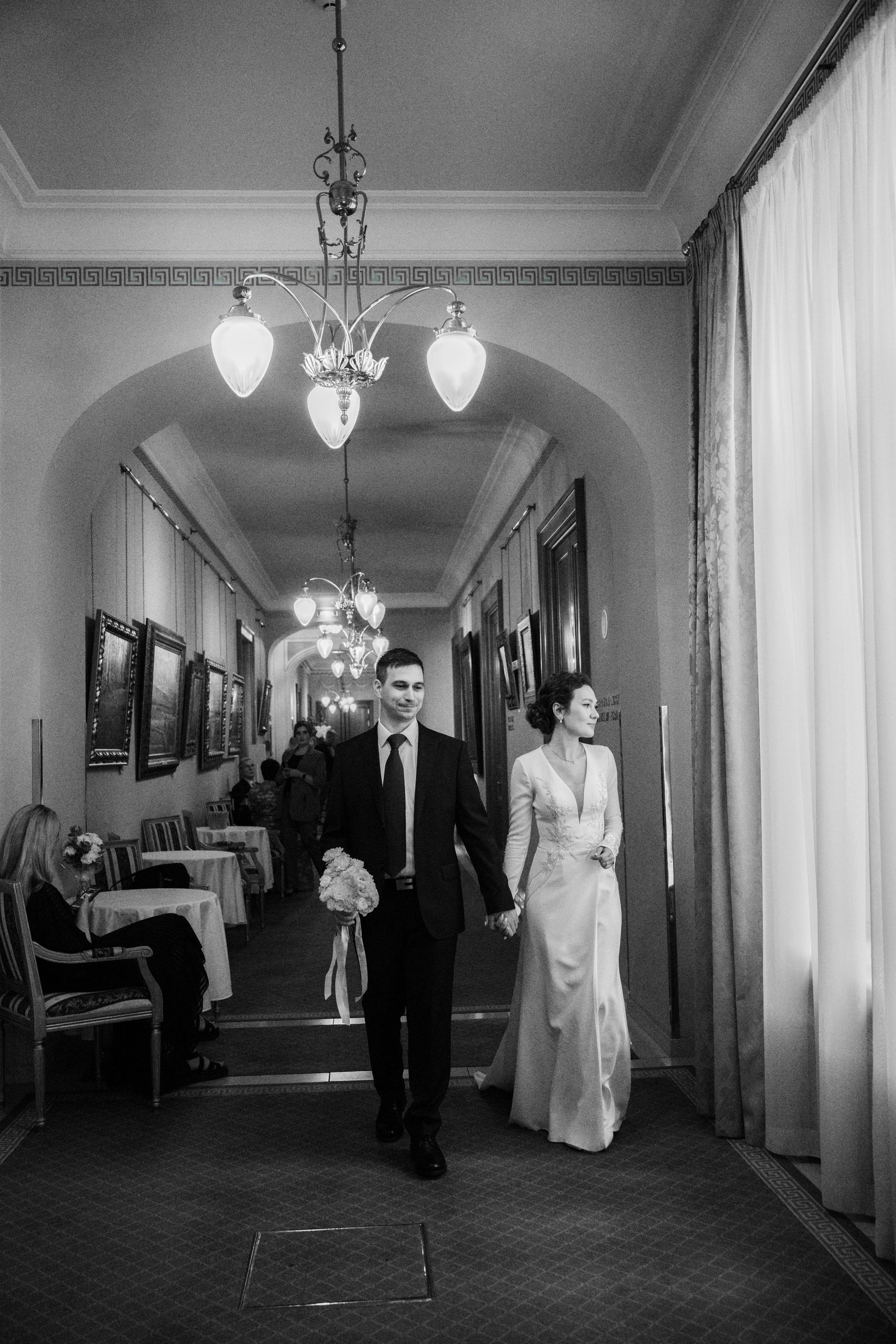 Свадебная фотосессия в гостинице Националь (сборы невесты)