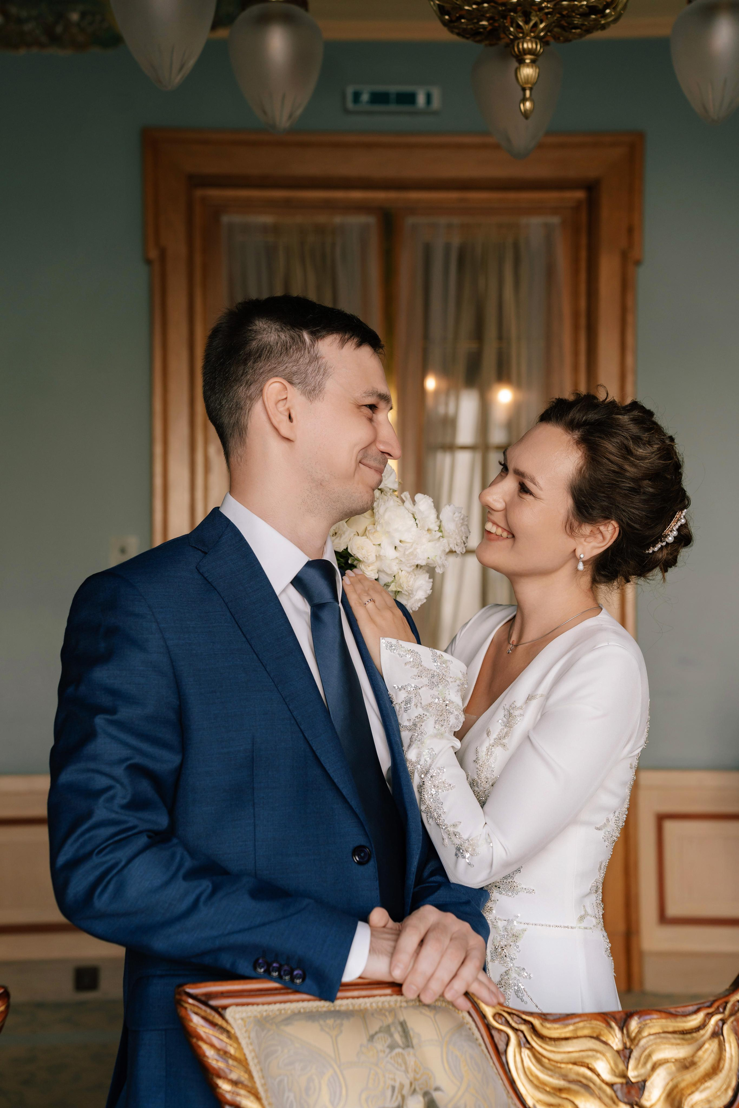 Свадебная фотосессия в гостинице Националь (сборы невесты)