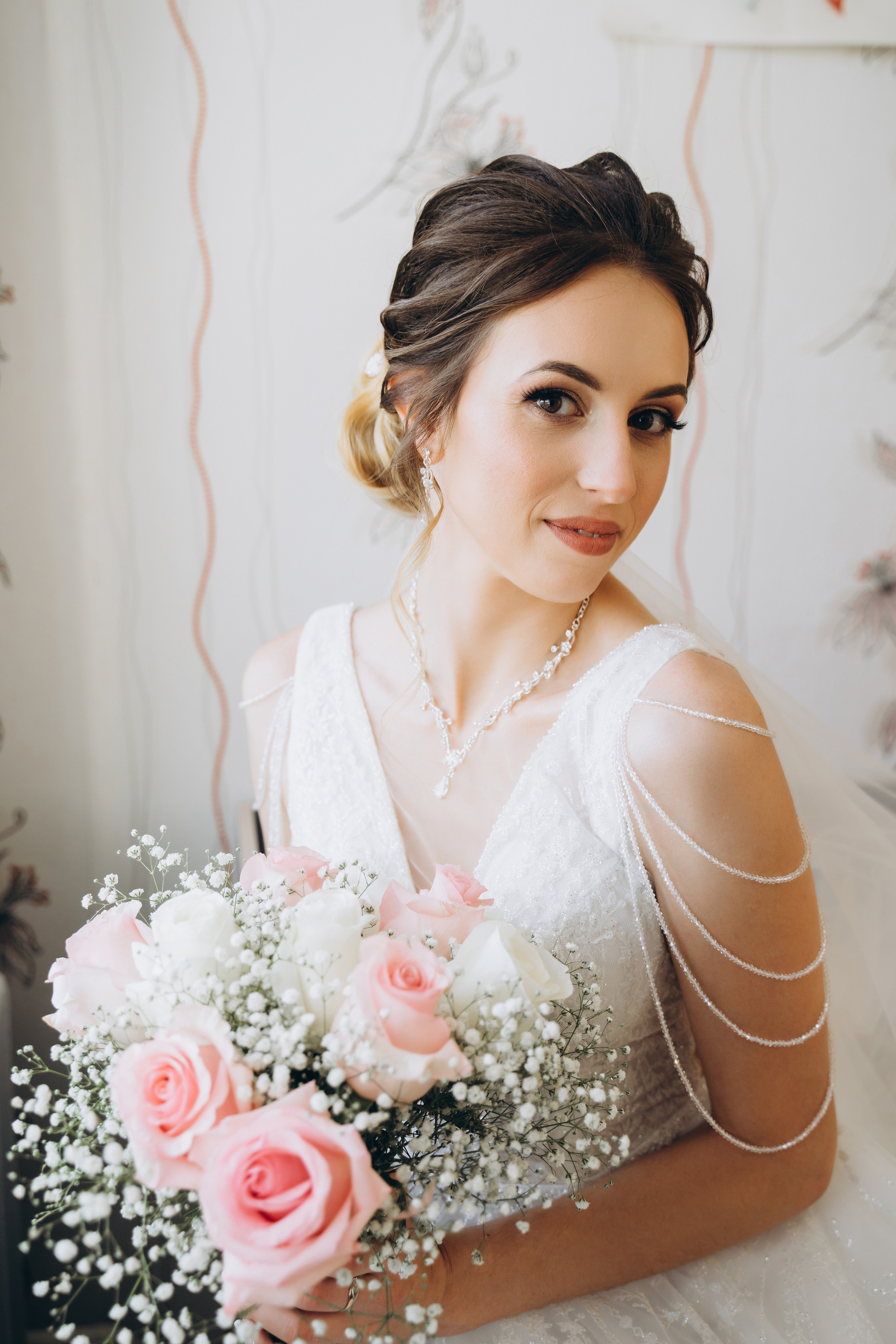 Саша + Ира. Моменты и истории о вас настоящих