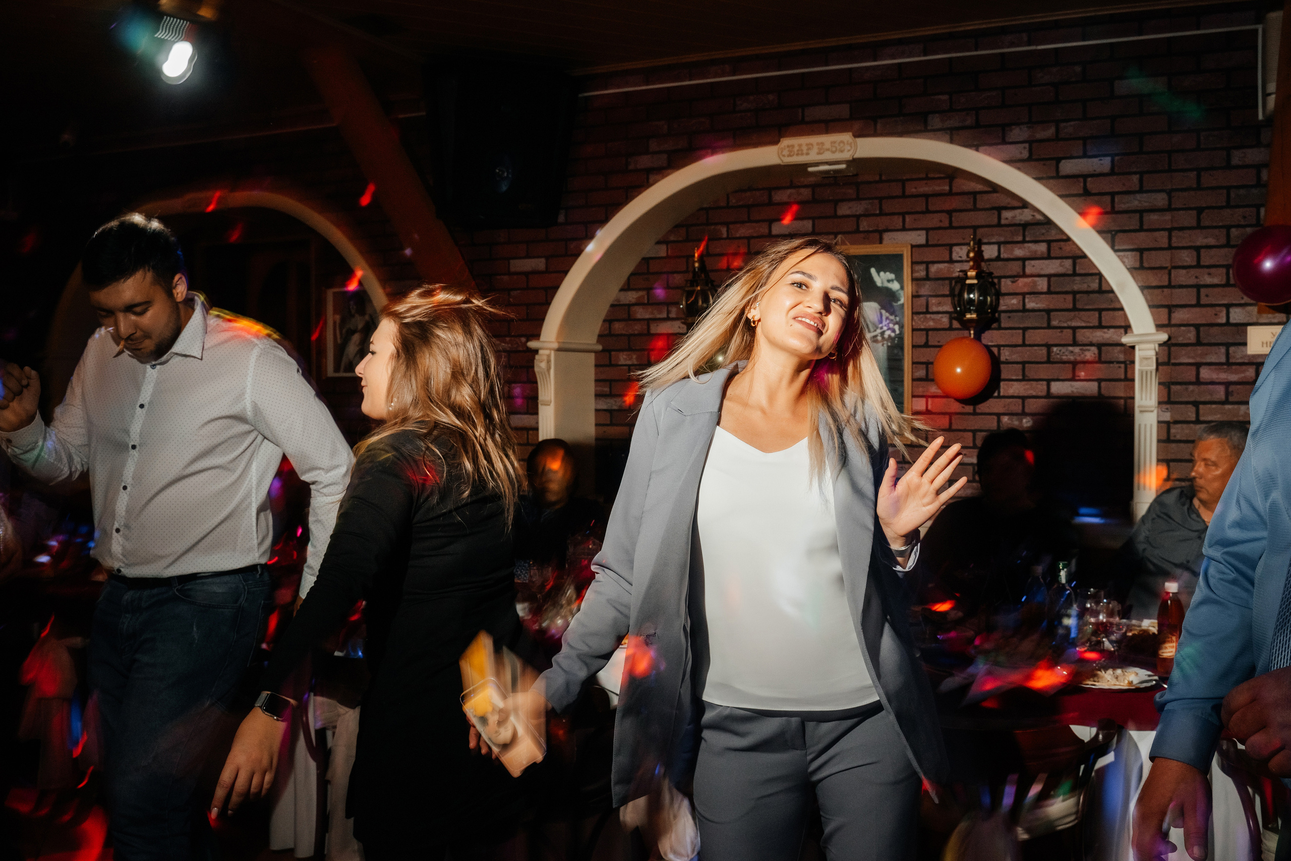 Саша + Ира. Моменты и истории о вас настоящих