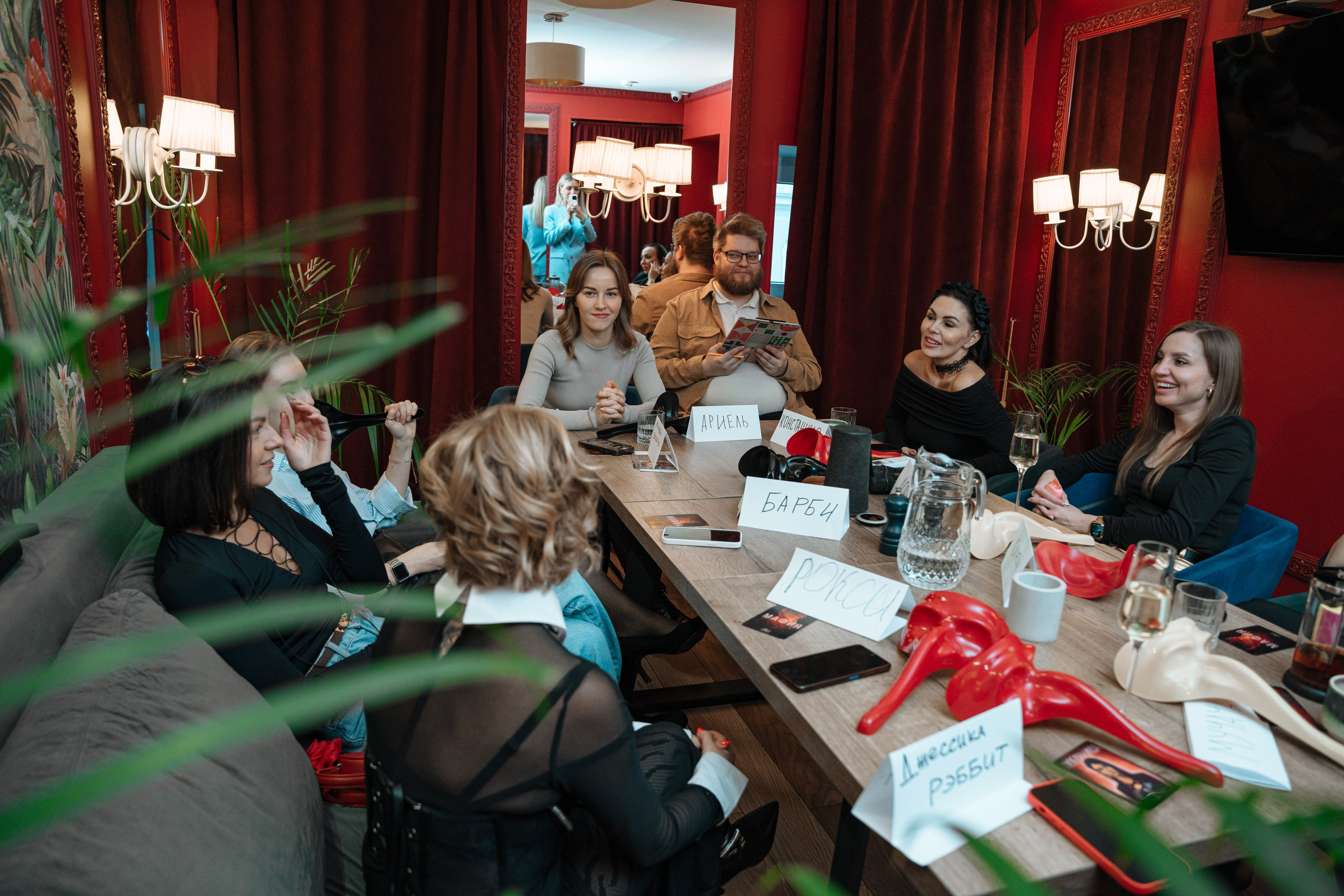 Мафия. Бар FINCH. ЖЕНСКИЙ КЛУБ LAXMI. Портретный фотограф в Санкт-Петербурге Дмитриева Наталия