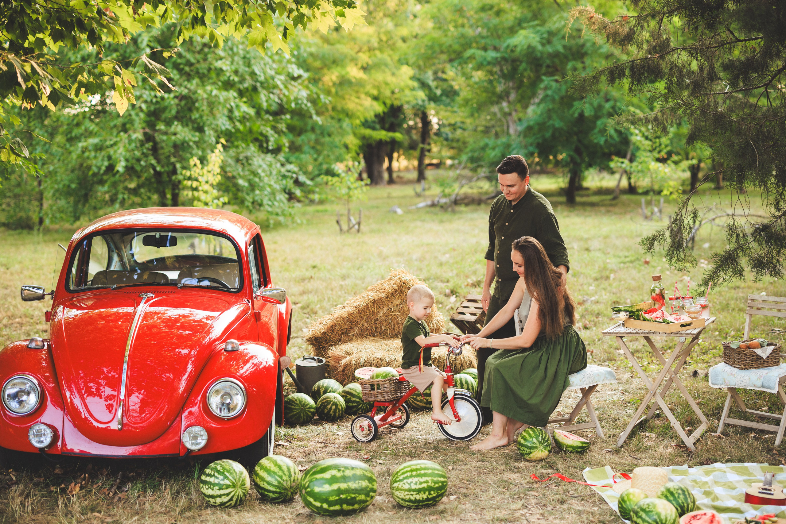 Летняя фотосессия с арбузами и ретро автомобилем. Семейный и детский фотограф в Краснодаре Анна Трашкова