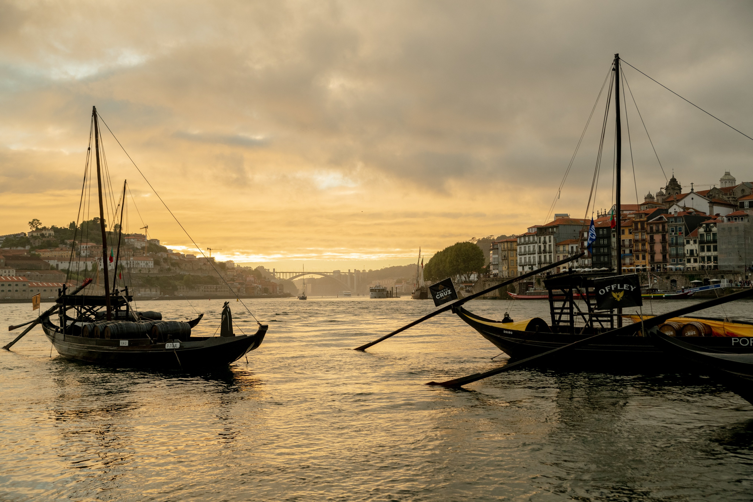 STORIES OF LOVE. Anastasiia Antoniuk portrait, family and couple photographer, Portugal