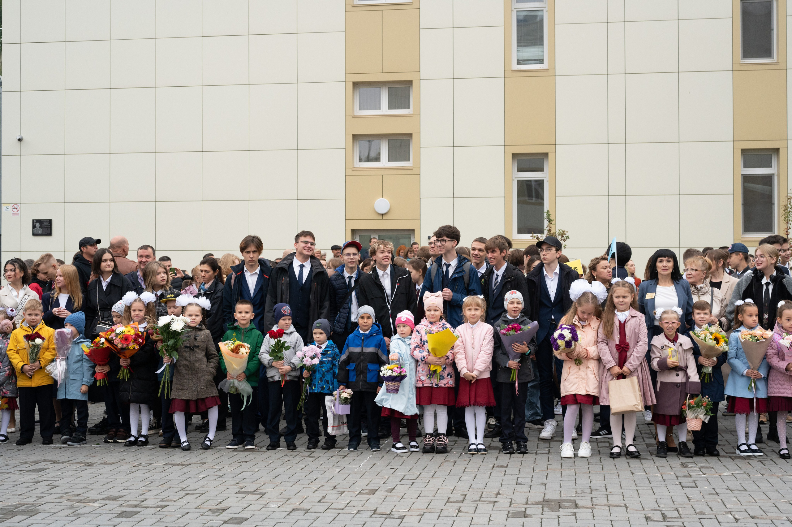 1 сентября 1 К 16 гимназия репортаж, линейка +в классе. Фотограф новорожденных, семейный детский в Тюмени Татьяна Морозова