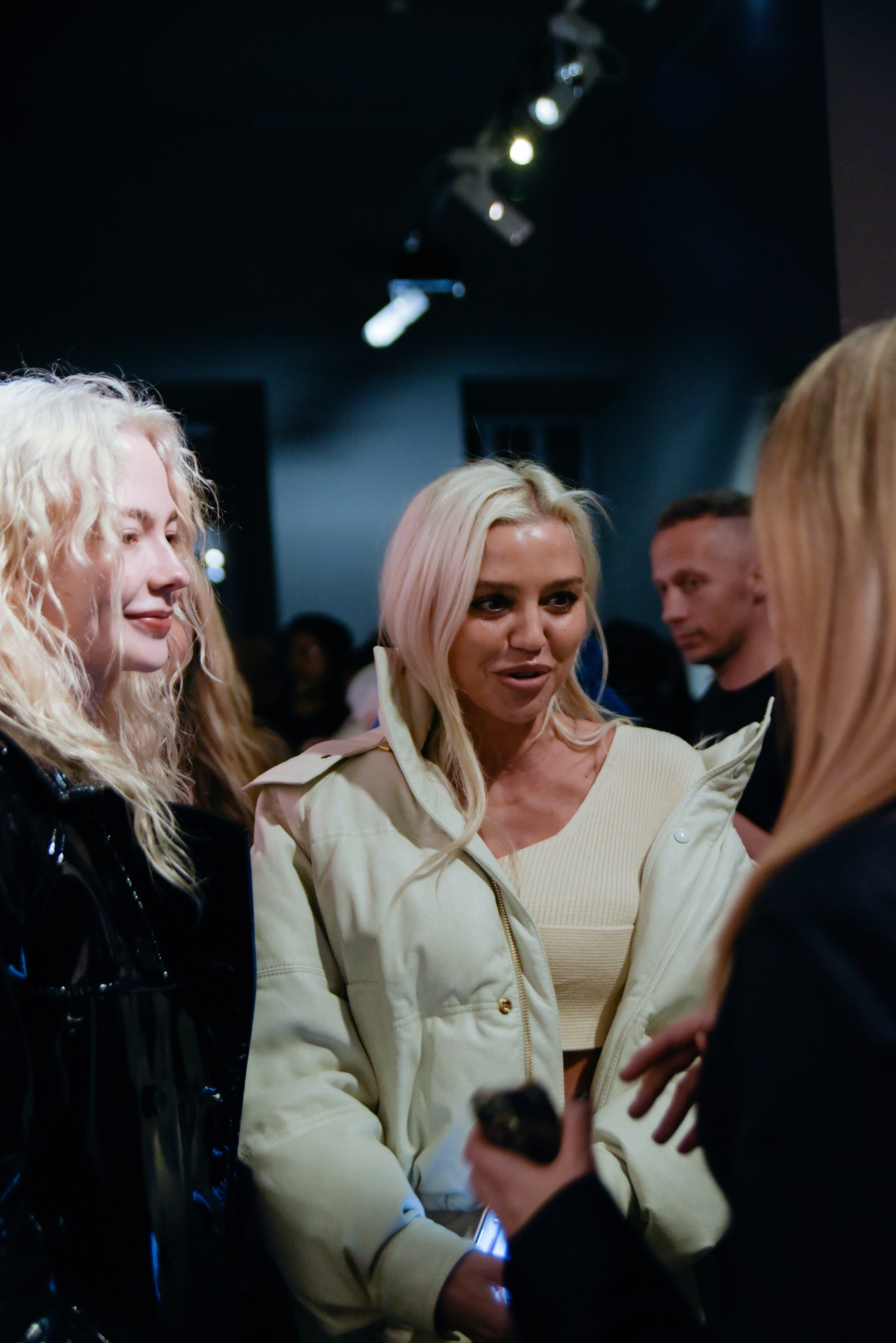 Марина Лизоркина СОКРОВИЩЕ НАЦИИ SNEG Gallery. Фотограф Лола Волна, город Москва