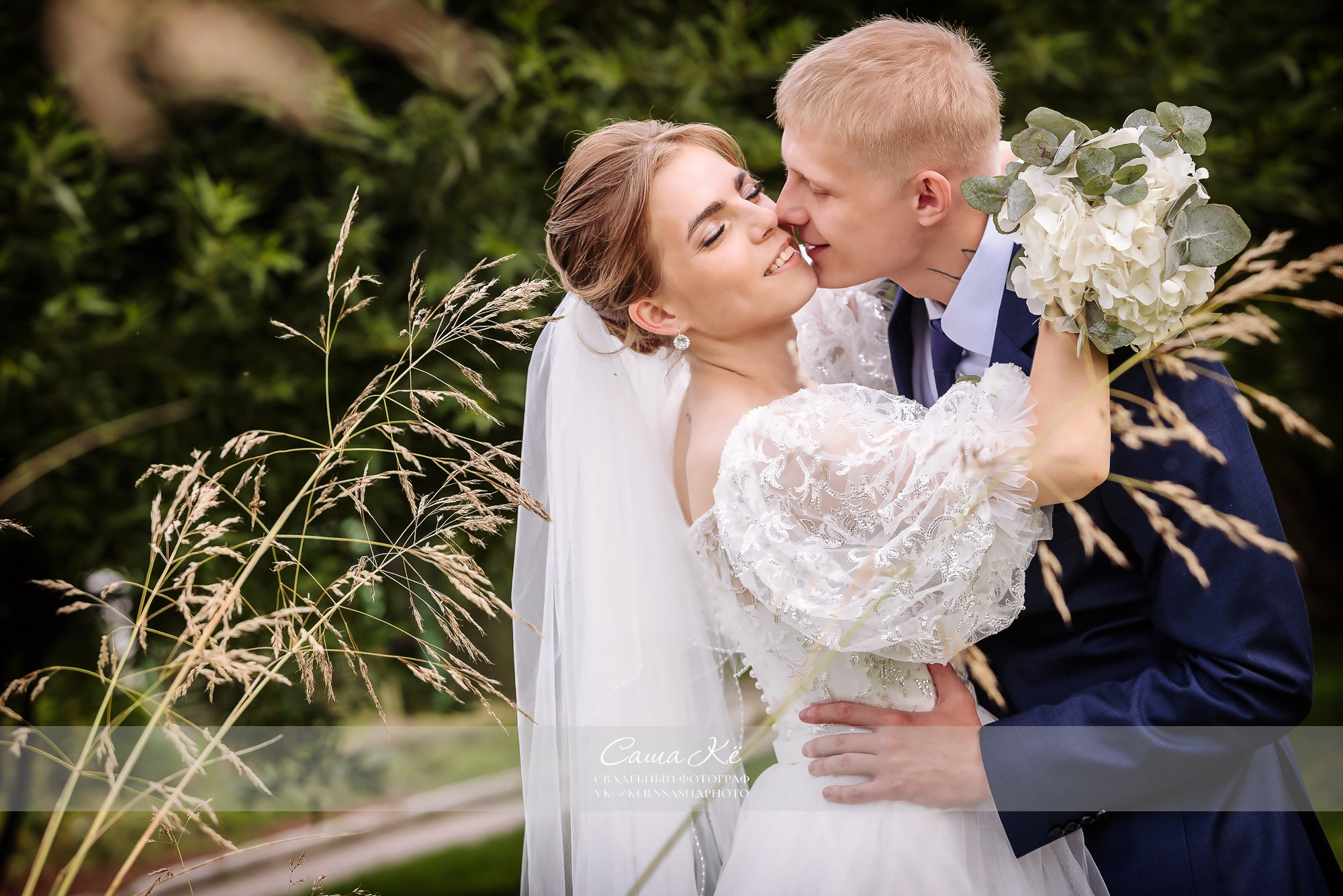 Свадебная фотосессия A&B в Ботаническом саду Академгородка. Свадебный, семейный и event фотограф в Новосибирске и Новосибирской области Саша Кё