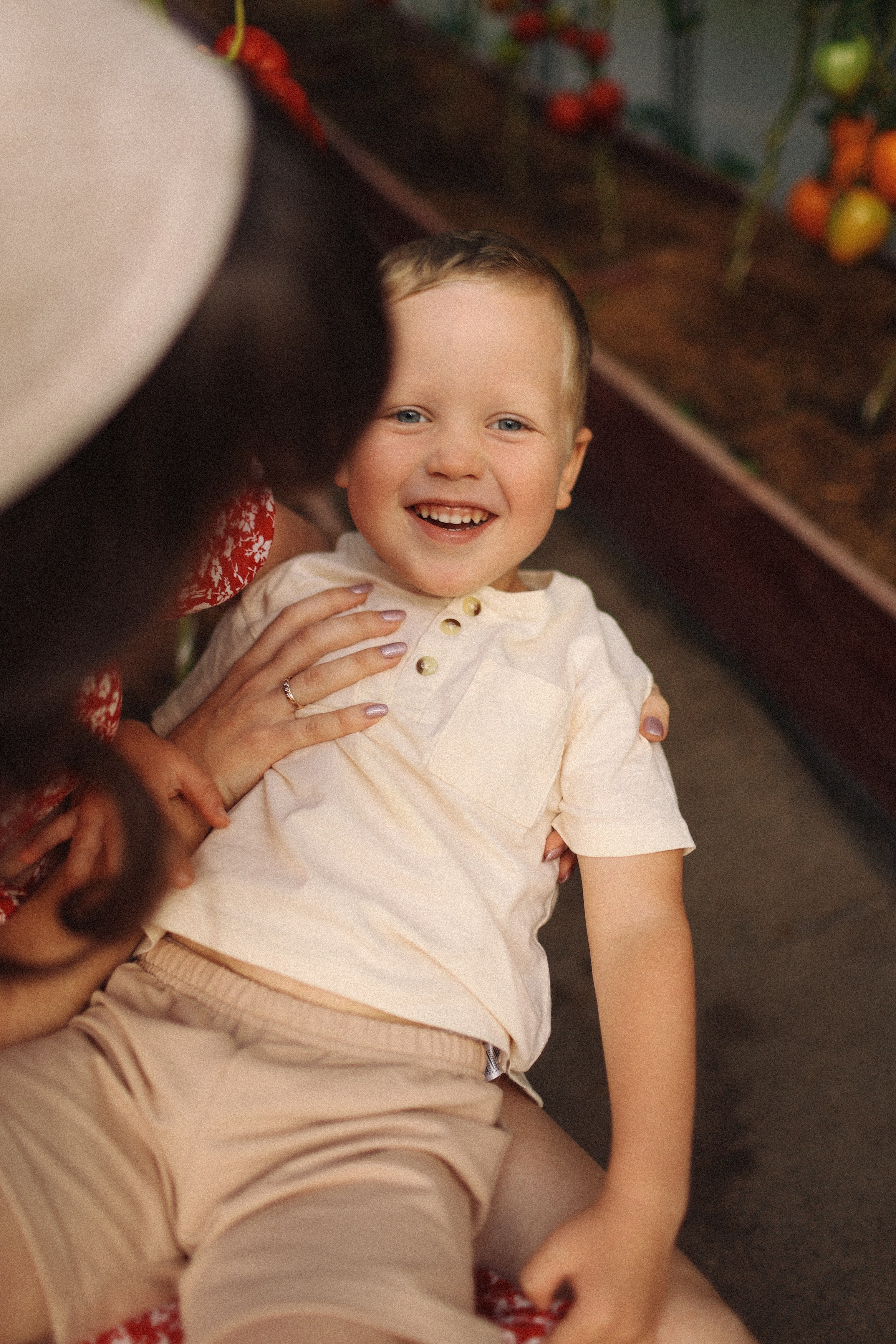 Помидорки Света и Мишенька. Фотограф Владимир Москва