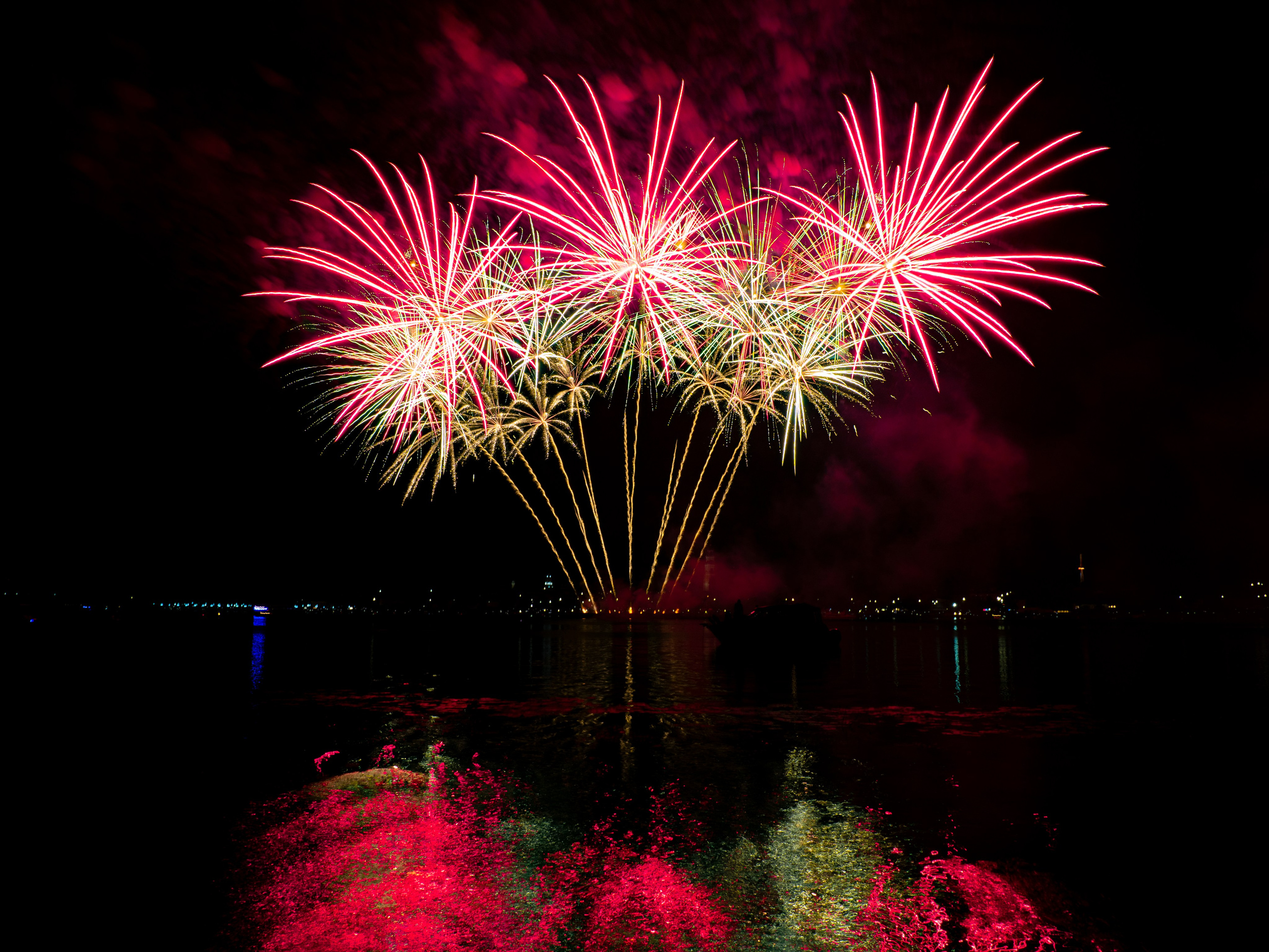 Фестиваль фейерверков «Серебряная ладья». Главная