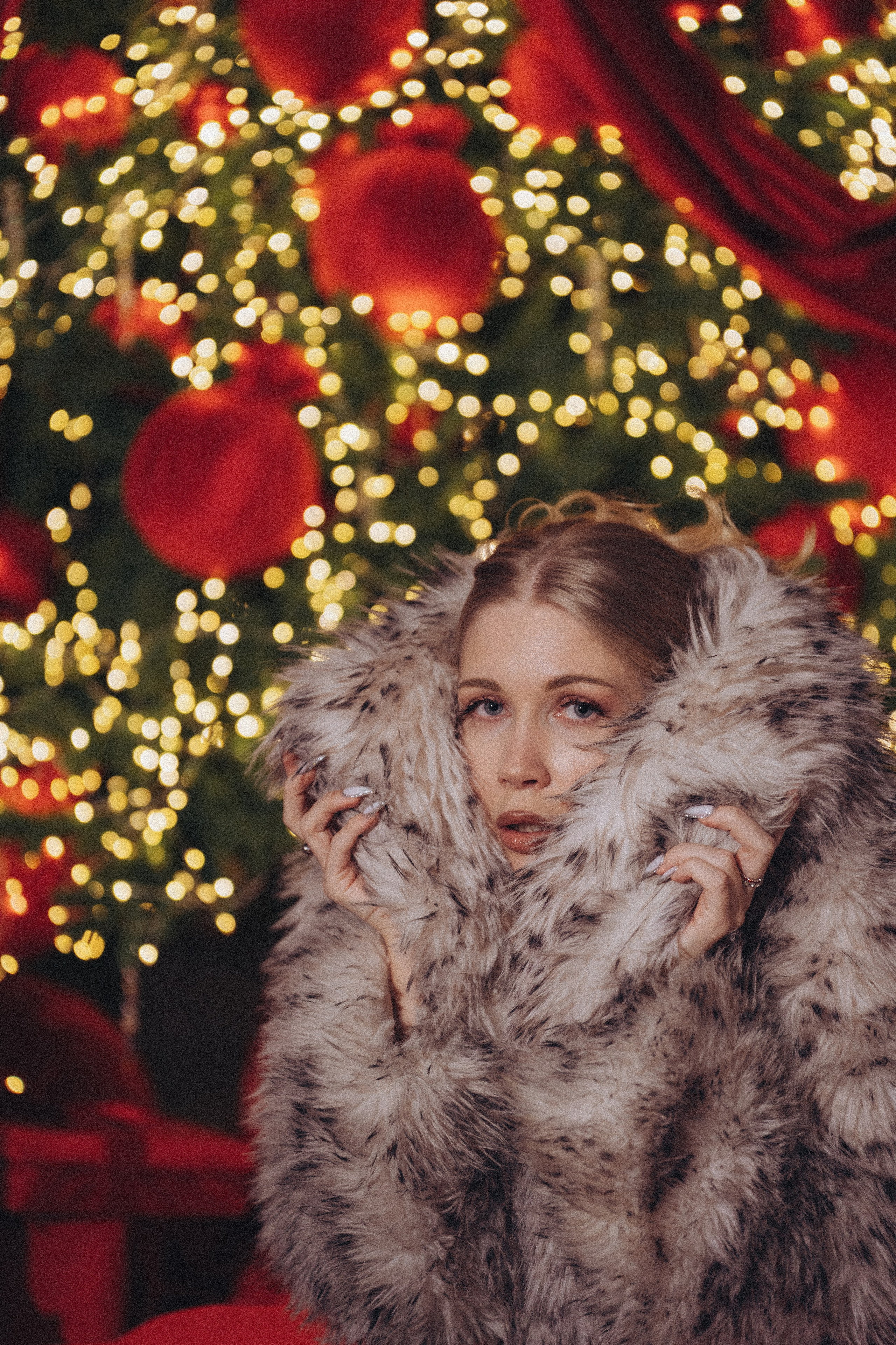 ФОТОСЕССИЯ К НОВОМУ ГОДУ В СТУДИИ С ЕЛОЧКОЙ КРАСИВЫЙ ОБРАЗ. Профессиональный фотограф, Санкт-Петербург — Виктория Богомолова