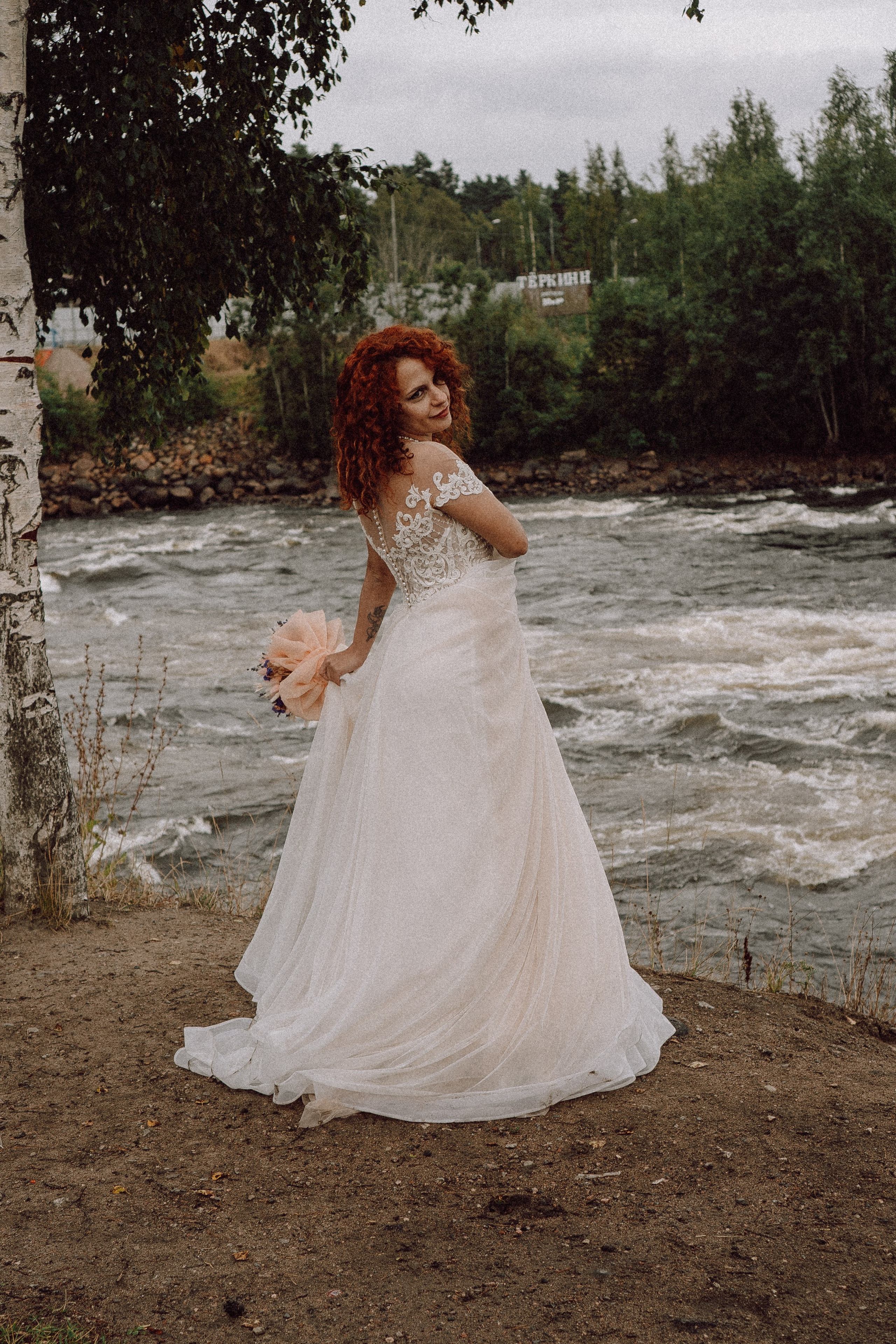 СВАДЕБНАЯ ФОТОСЕССИИЯ ПАРЫ В ГОРОДЕ ПРИОЗЕРСК В СОСНОВОМ ЛЕСУ И С ПИКАПОМ. Профессиональный фотограф, Санкт-Петербург — Виктория Богомолова