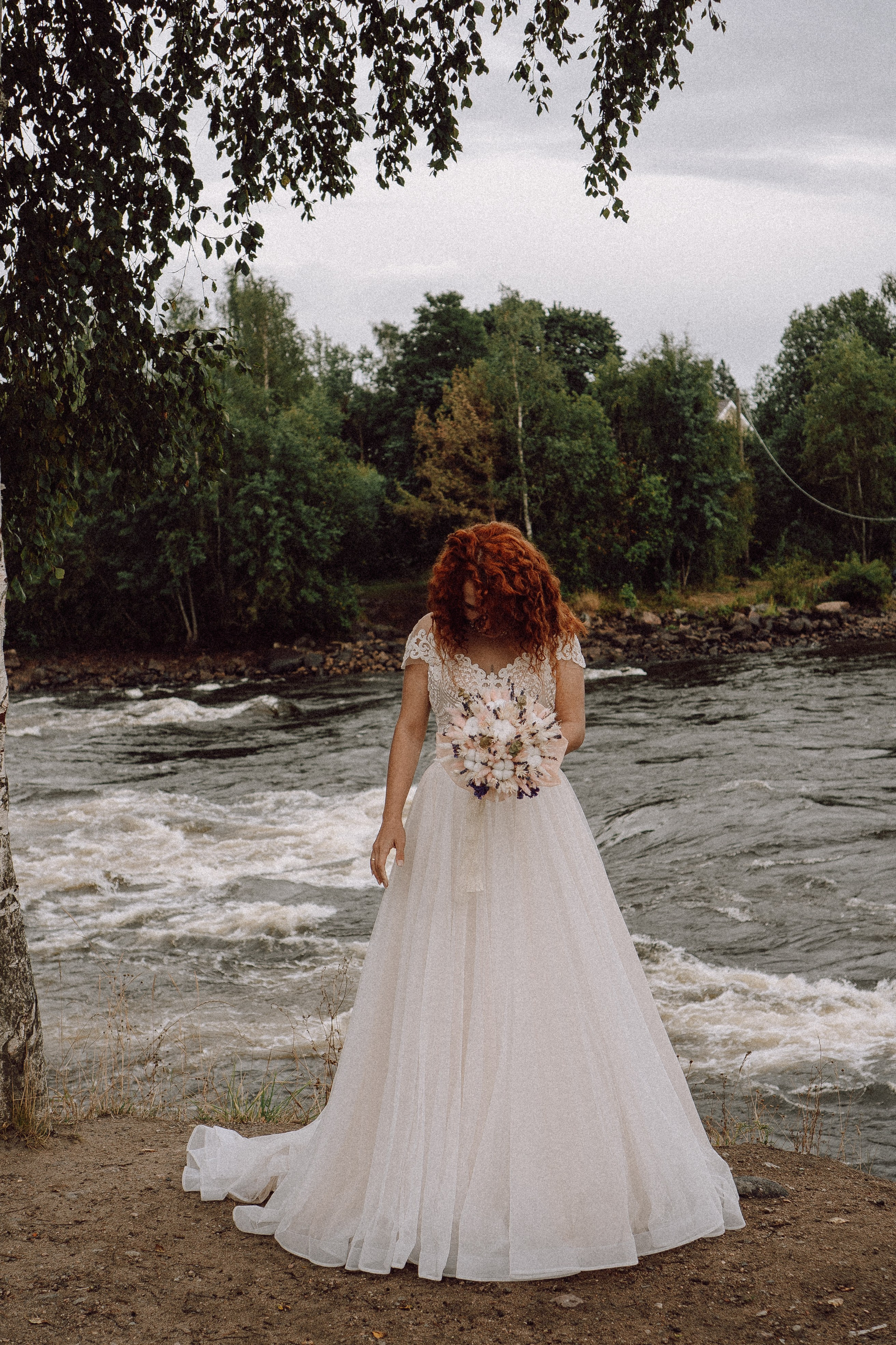 СВАДЕБНАЯ ФОТОСЕССИИЯ ПАРЫ В ГОРОДЕ ПРИОЗЕРСК В СОСНОВОМ ЛЕСУ И С ПИКАПОМ. Профессиональный фотограф, Санкт-Петербург — Виктория Богомолова