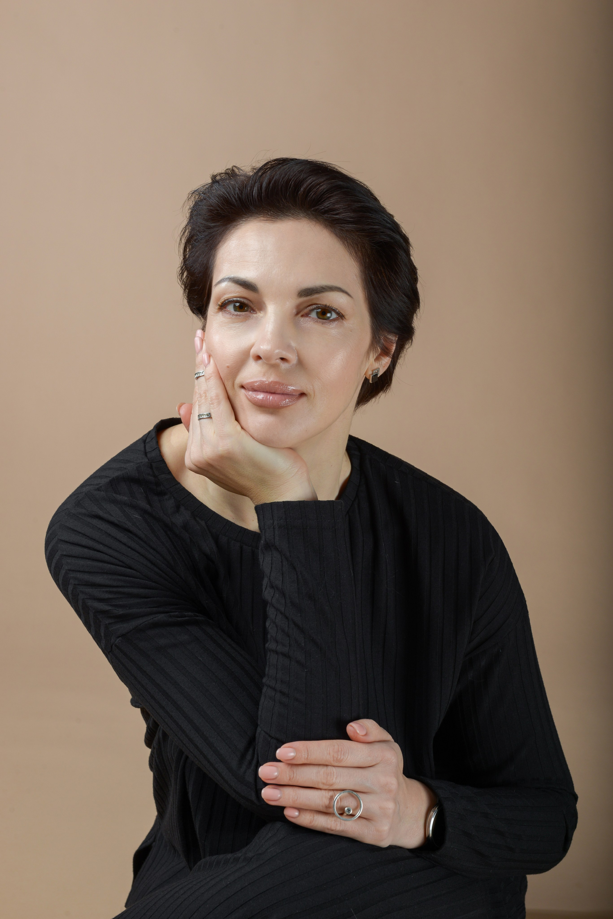 Серия Лариса Рязанцева. Татьяна Гойда портретный и семейный фотограф Ленск. Выпускные альбомы