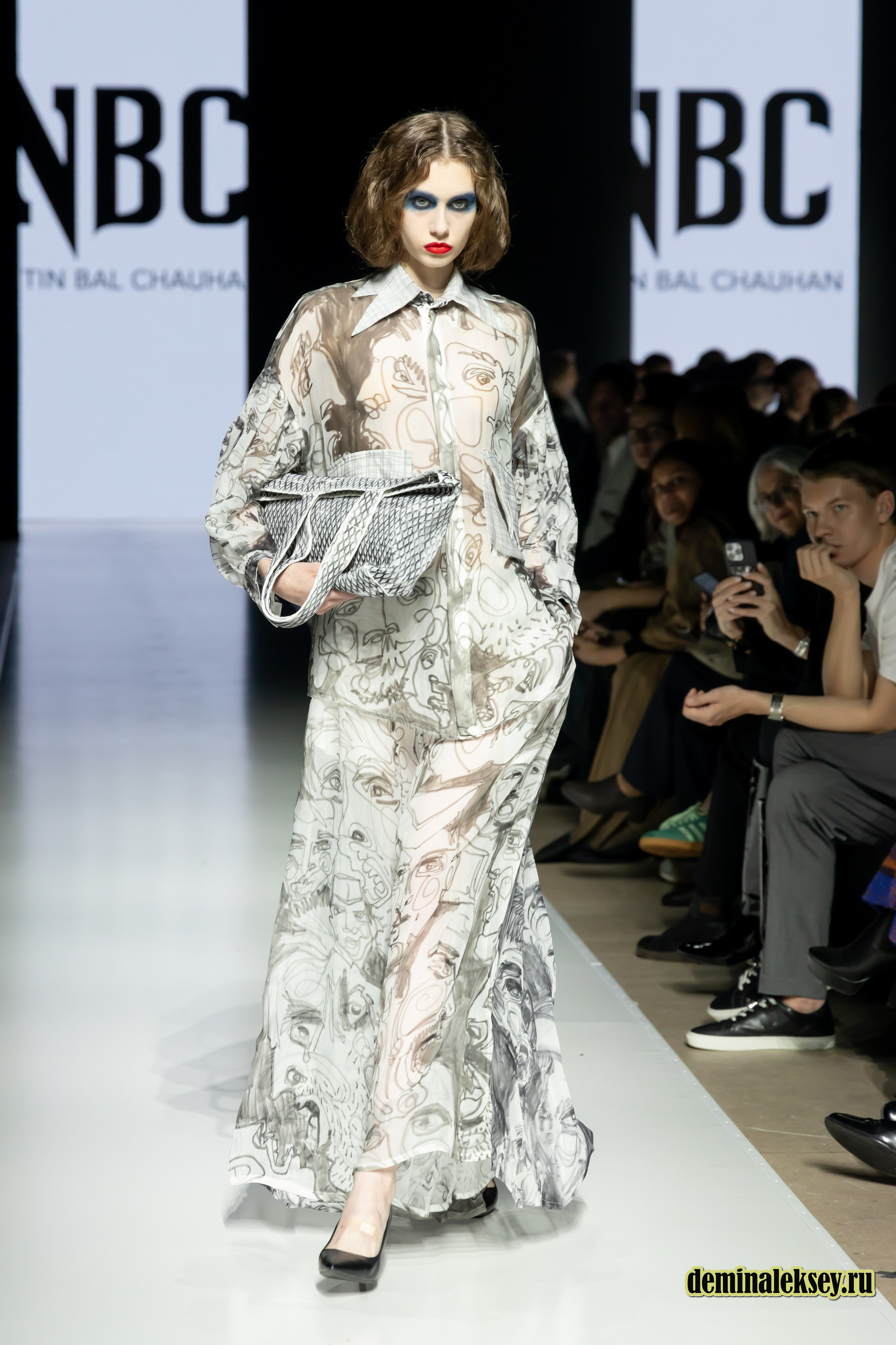 Московская неделя моды 2024 9 октября дизайнер NITIN BAL CHAHUAN presented by Fashion Design Council of India. Репортажный, семейный и студийный фотограф в Москве Демин Алексей