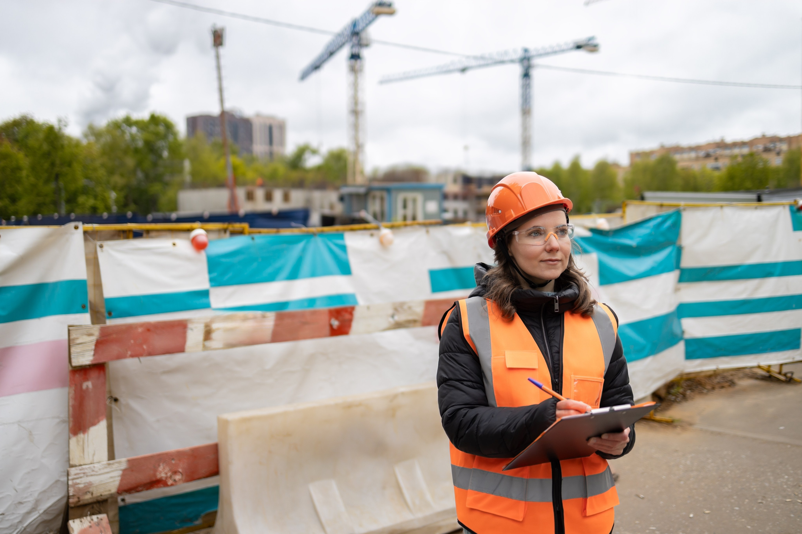 Фотосессия «Стройка» модель Ирина. Репортажный, семейный и студийный фотограф в Москве Демин Алексей