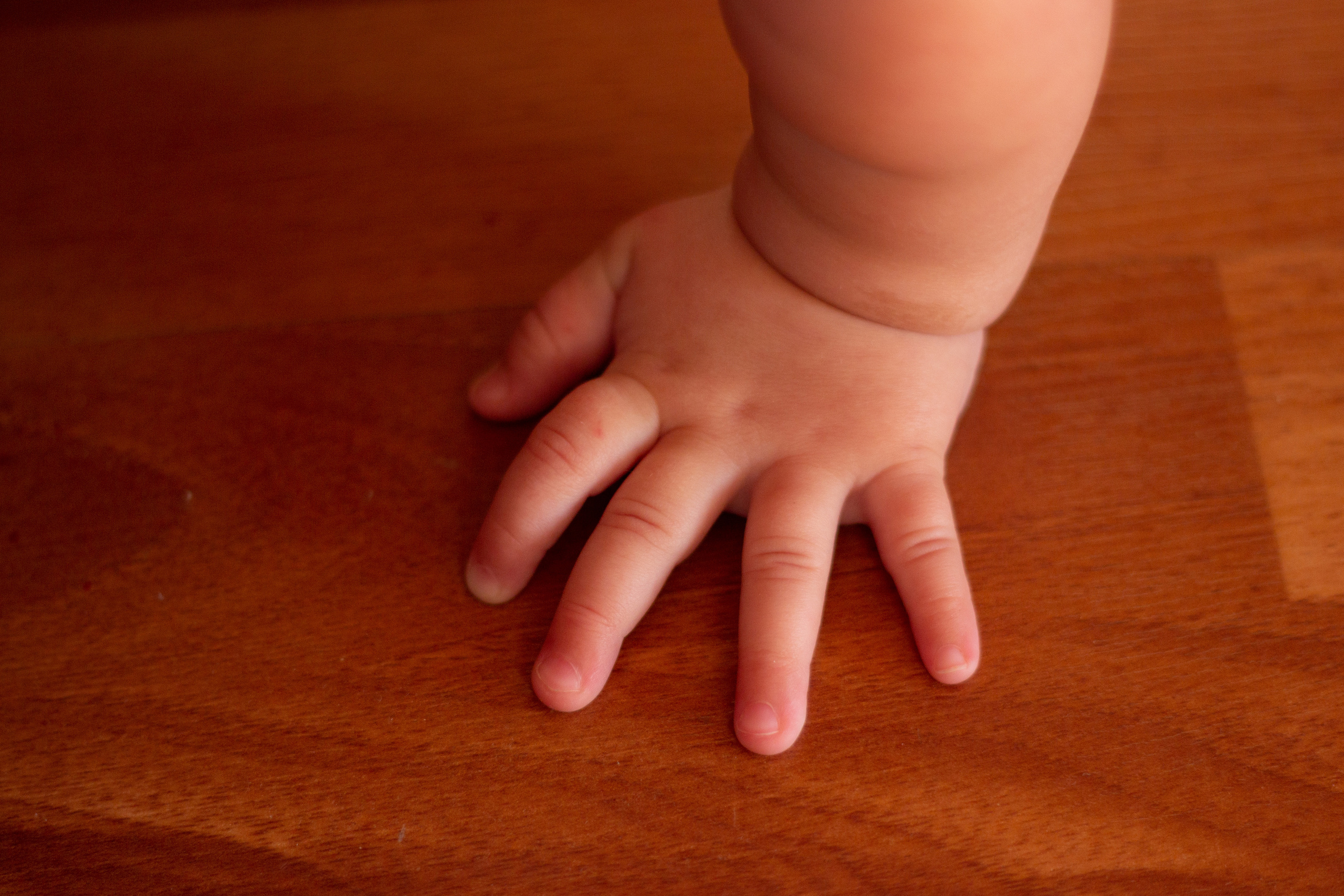 Варя и Лиза. Фотограф грудного вскармливания в Москве Екатерина