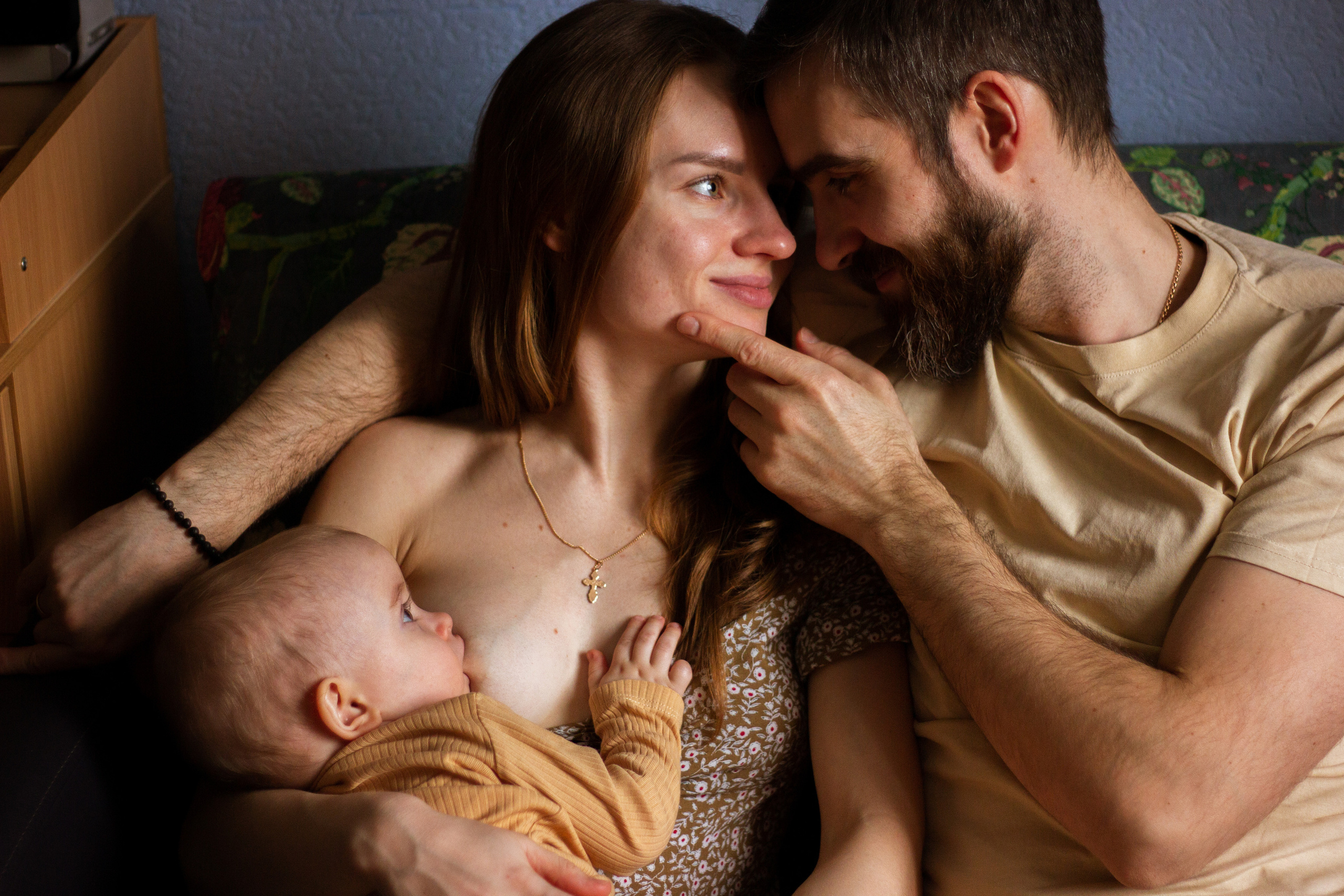 Екатерина, Андрей и Родион. Фотограф грудного вскармливания в Москве Екатерина