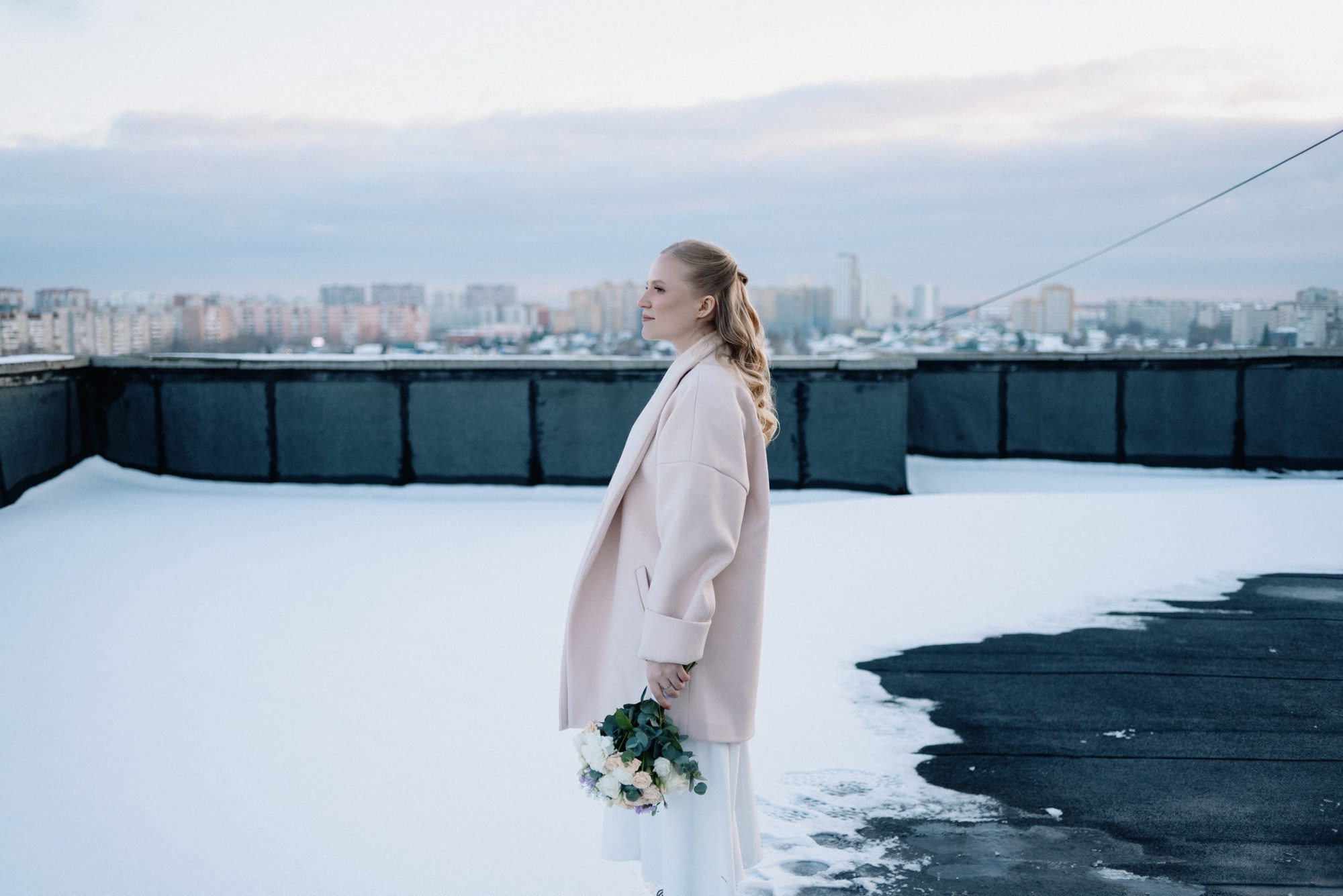 Свадебный фотограф в Тюмени — Фотосессия Максима и Лизы на крыше и в студии. Портретный фотограф Тюмень Дарья Мустафина