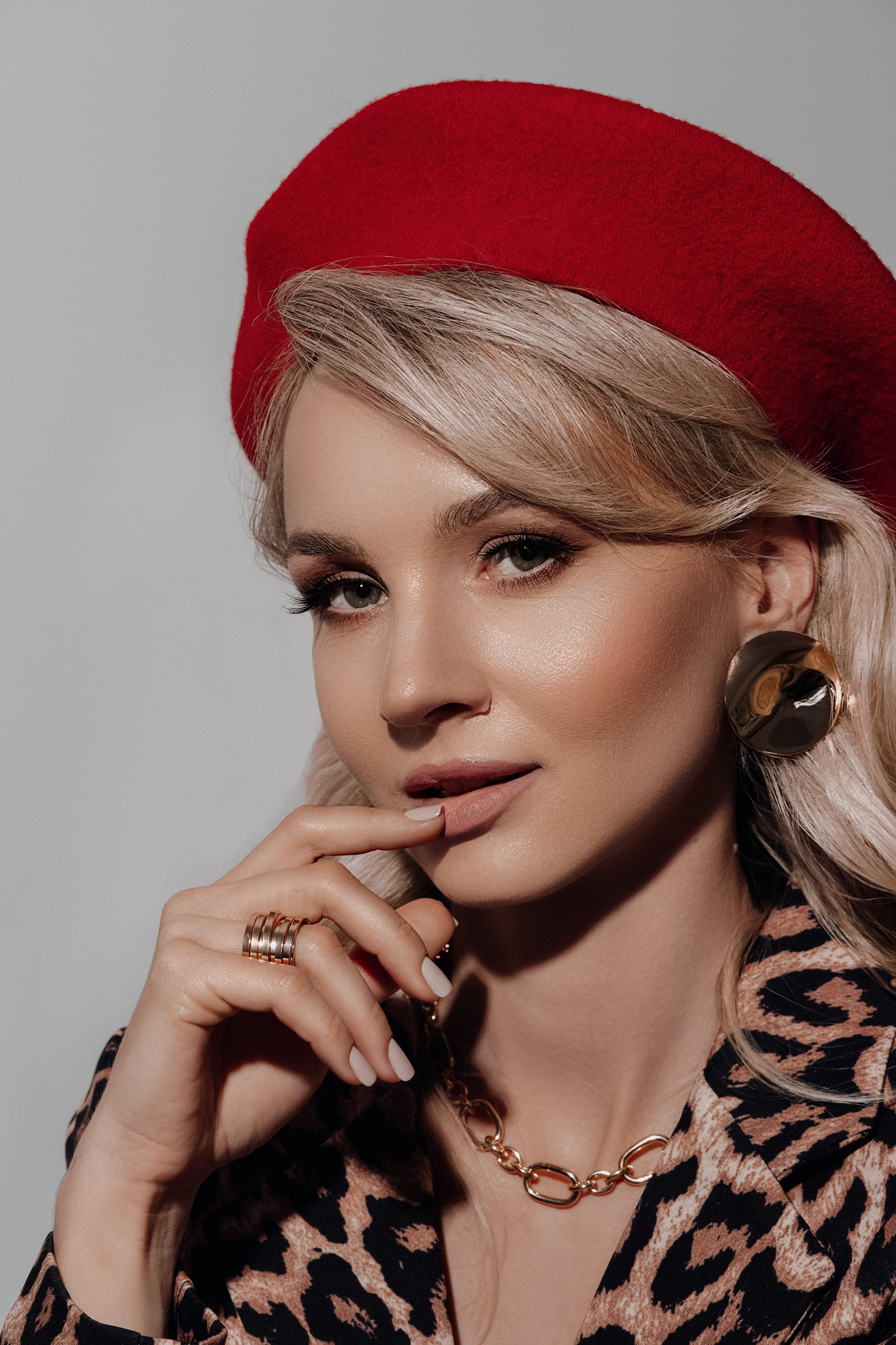 выставка женский портрет