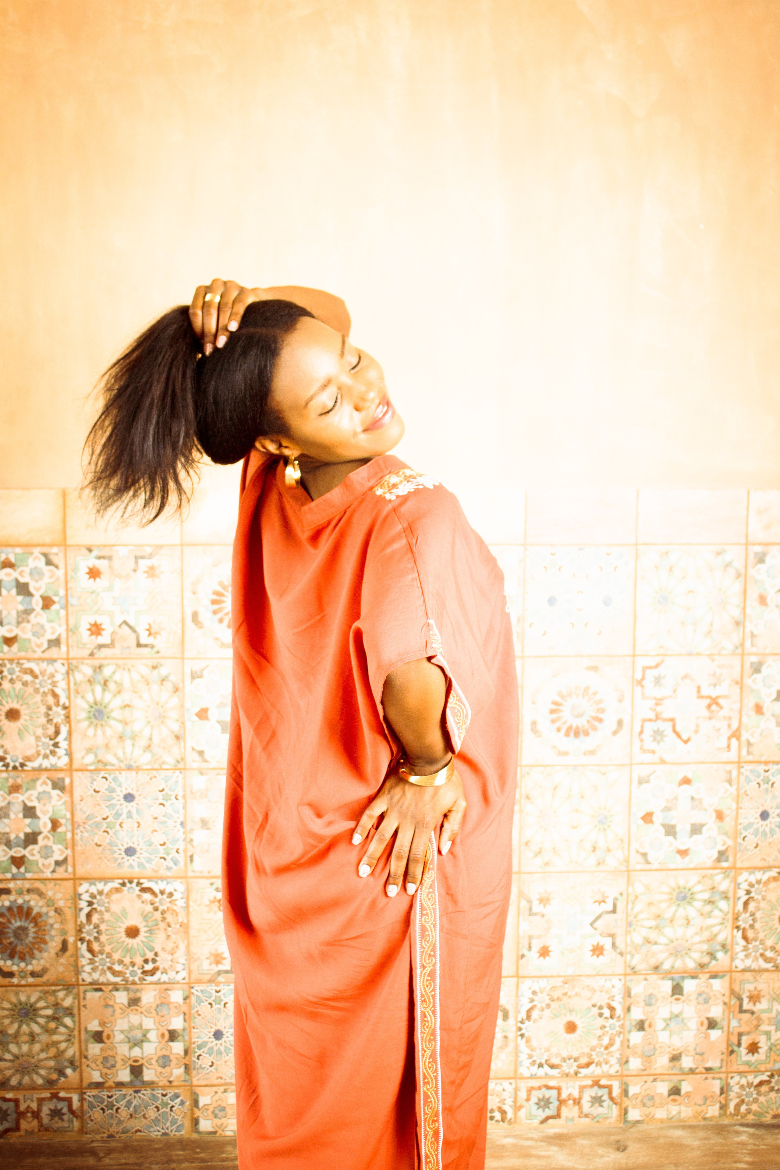 African style portrait, Morocco, studio photos, woman portrait, портрет девушки в фотостудии, студийная съемка, фотограф Соня с Земли, студийная фотосессия в Москве, женский портрет, портрет в студии с мягким светом, профессиональная студийная съемка, Марокко, африканский стиль, этно, этнический, этническая, бохо, ethno, ethnic, boho, Африка, Africa, professional studio photoshoot