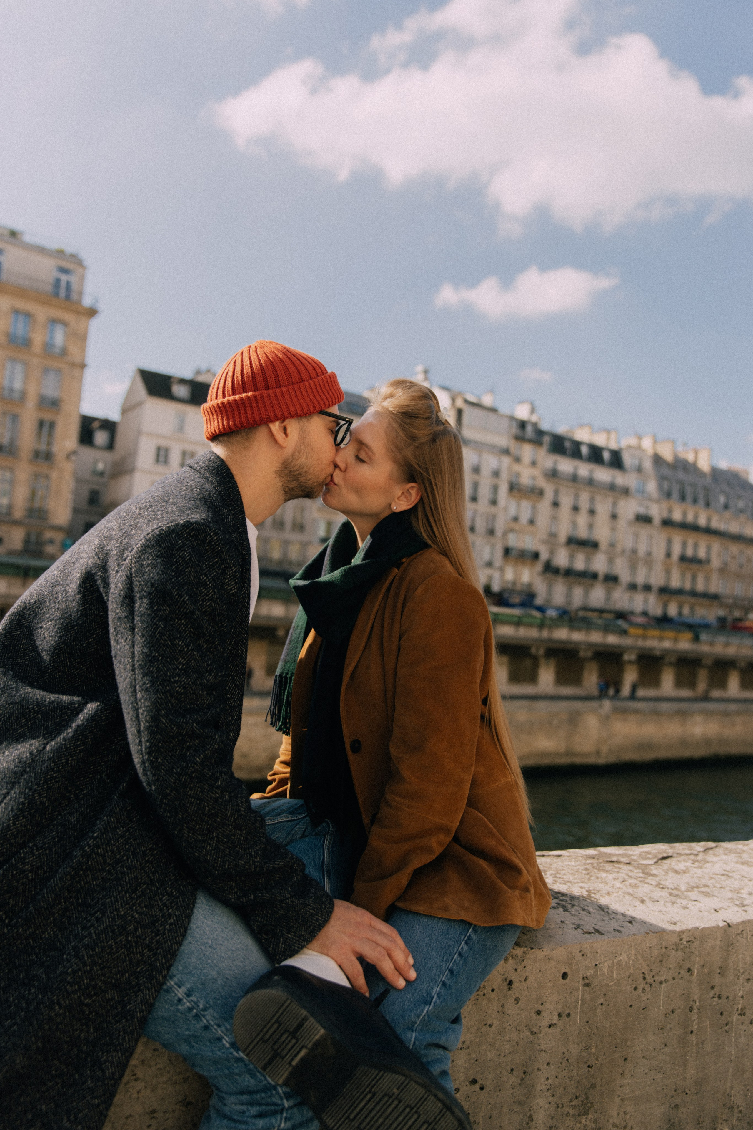 Love you a thousand times. Photographer in Paris