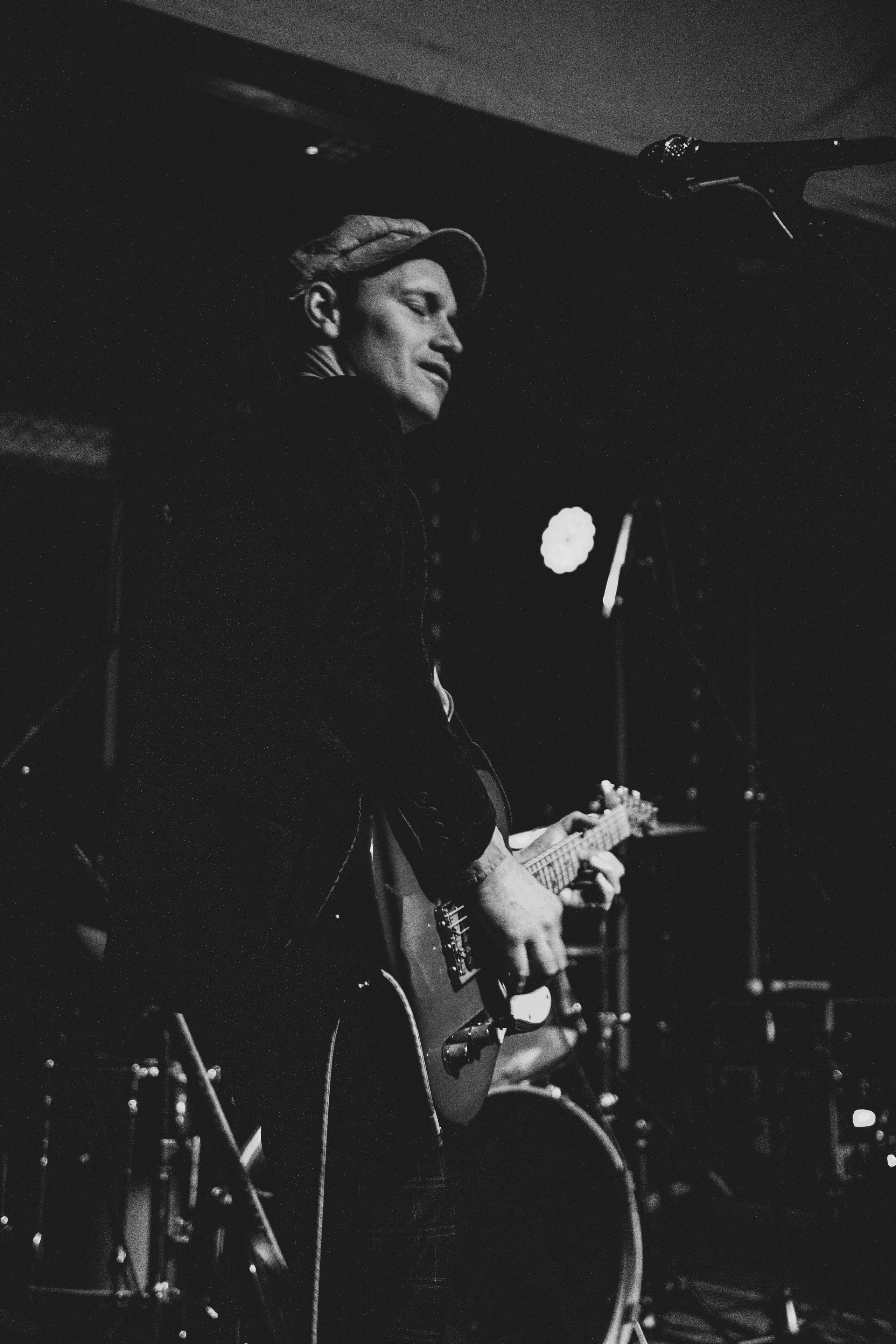 Диктофон. Фотограф для музыкантов, фотограф на концерт, концертный фотограф, съемка концерта, бэкстейдж фотограф