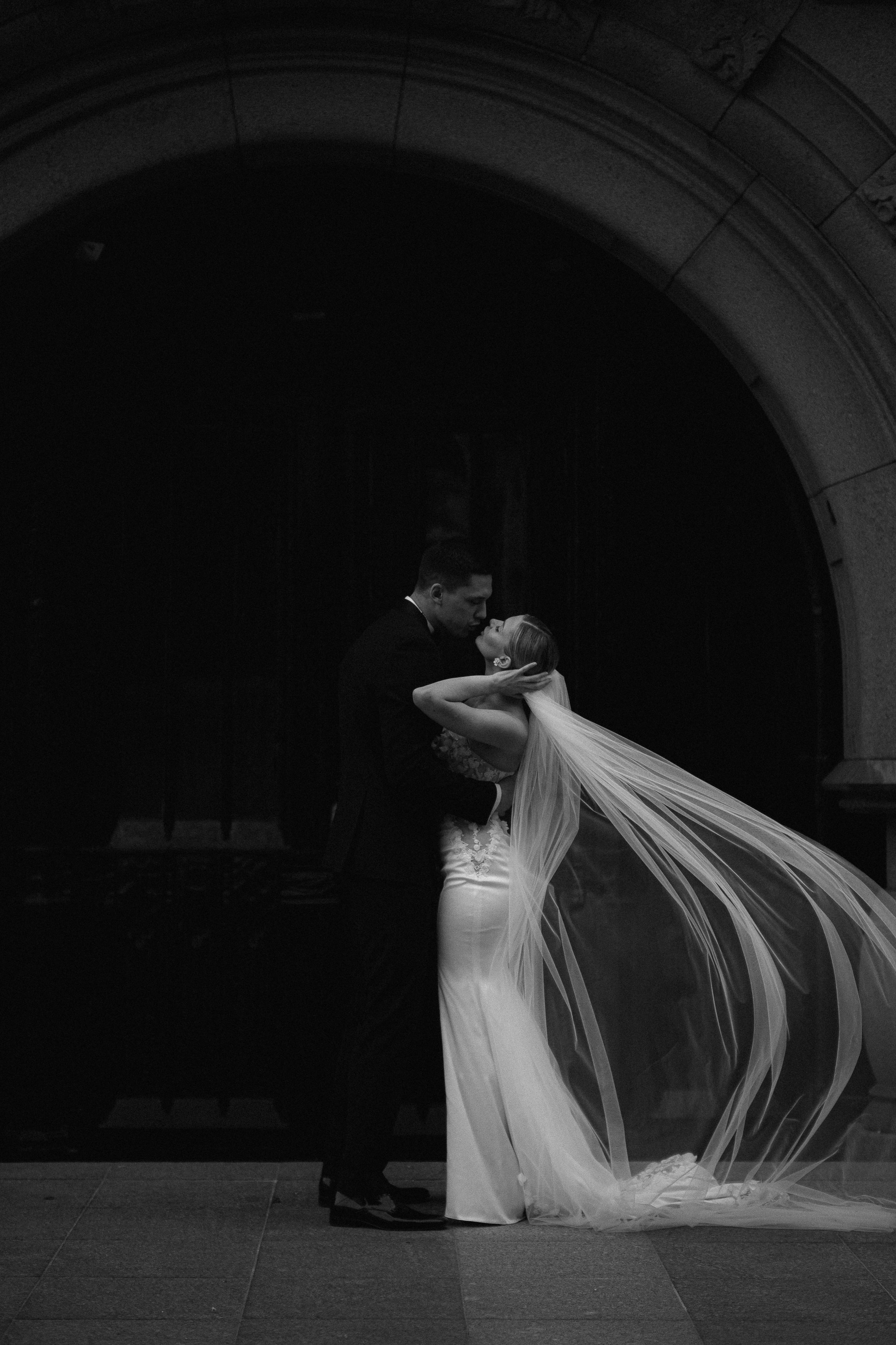 Love is all Around. Сентиментальная свадебная фотография